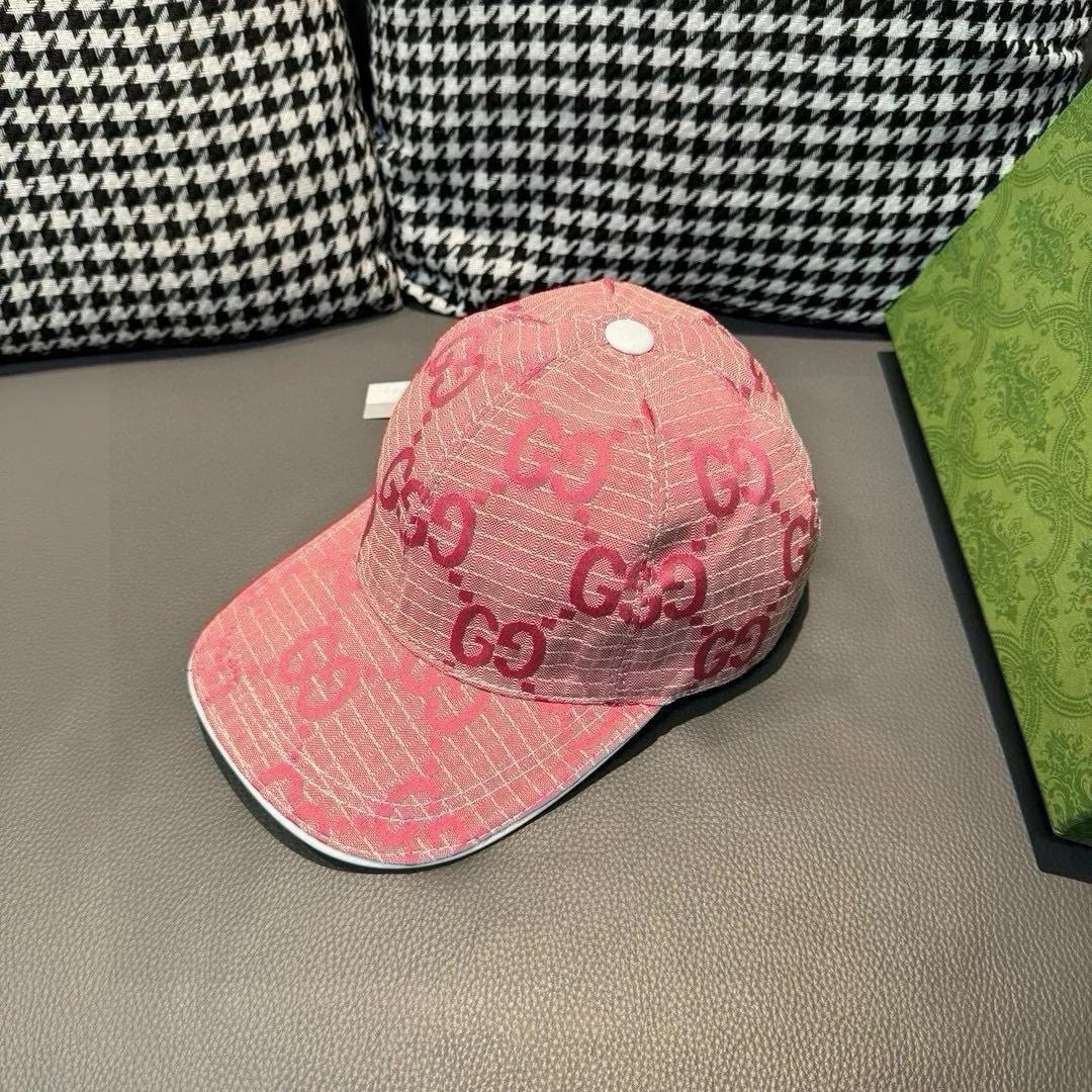 p90 New model shipped from official website. Gucci's latest original baseball cap, large double G, 1:1 mold customization at the counter, perfect alignment, original canvas fabric + first-layer cowhide, light and breathable! The basic head circumference is 56cm, and the patch is adjustable.
