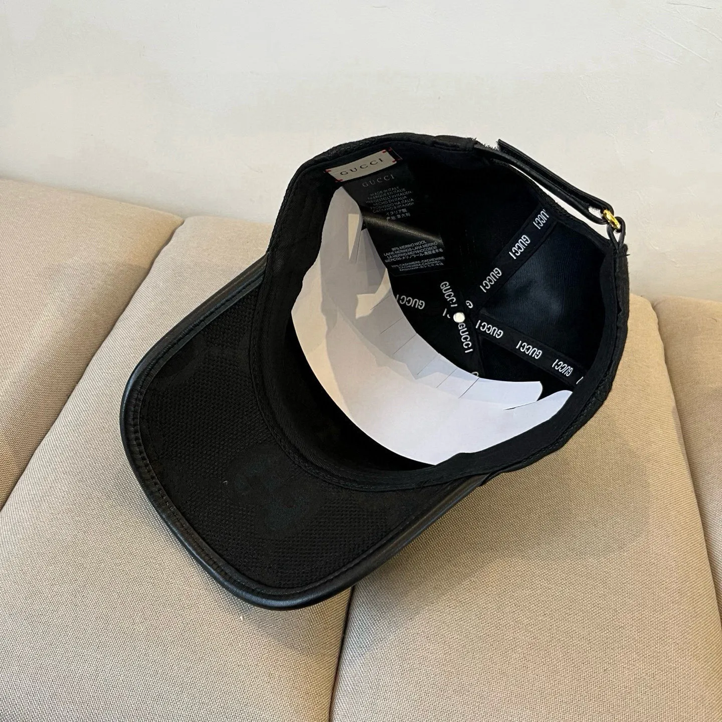 P60 Gucci Baseball Cap♥️GUCCI🧢New product from the official website, baseball cap, original quality, very popular 🔥🎩 The craftsmanship is very exquisite, high-end and classy! Low-key luxury, easy to carry! Running volume!