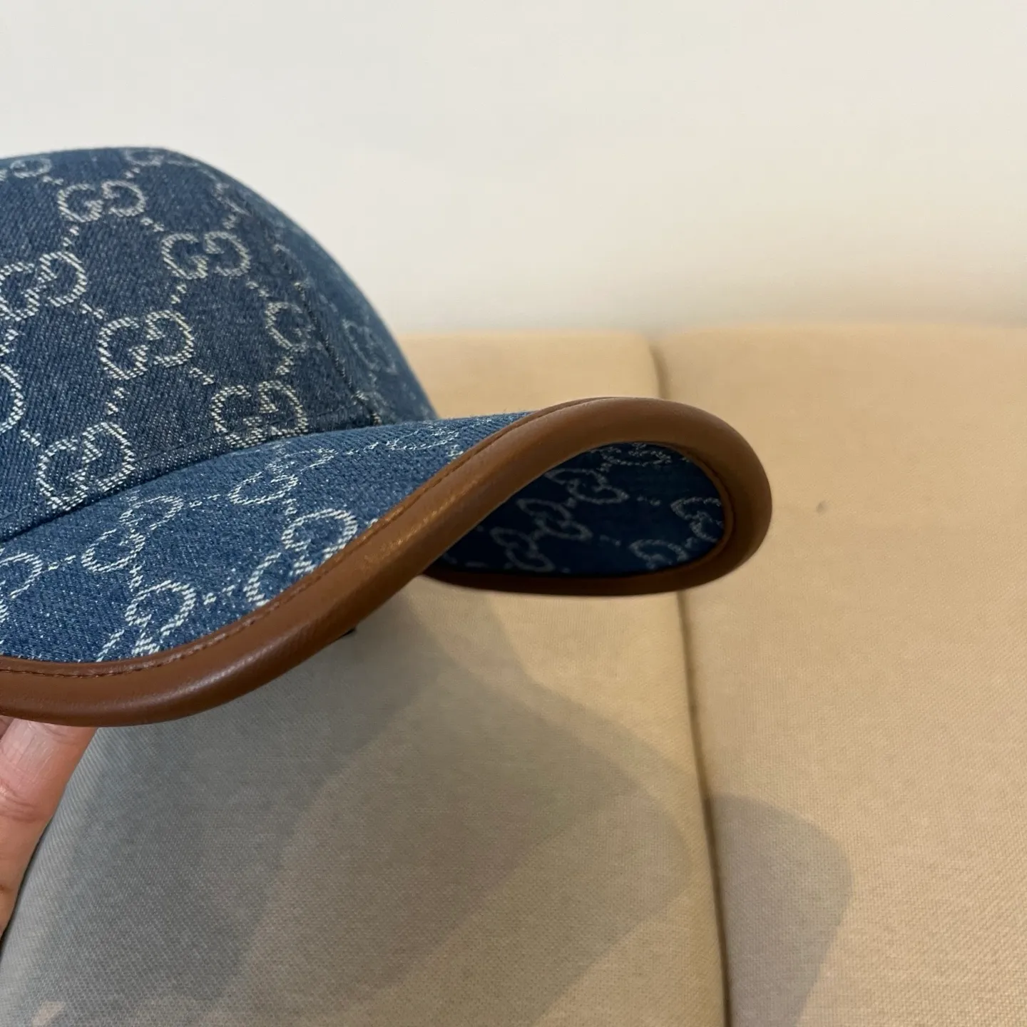 P56 Gucci Baseball Cap♥️GUCCI🧢New product from the official website, baseball cap, original quality, hot arrival 🔥🎩 The craftsmanship is very exquisite, high-end and classy! Low-key luxury, easy to carry! Running volume!