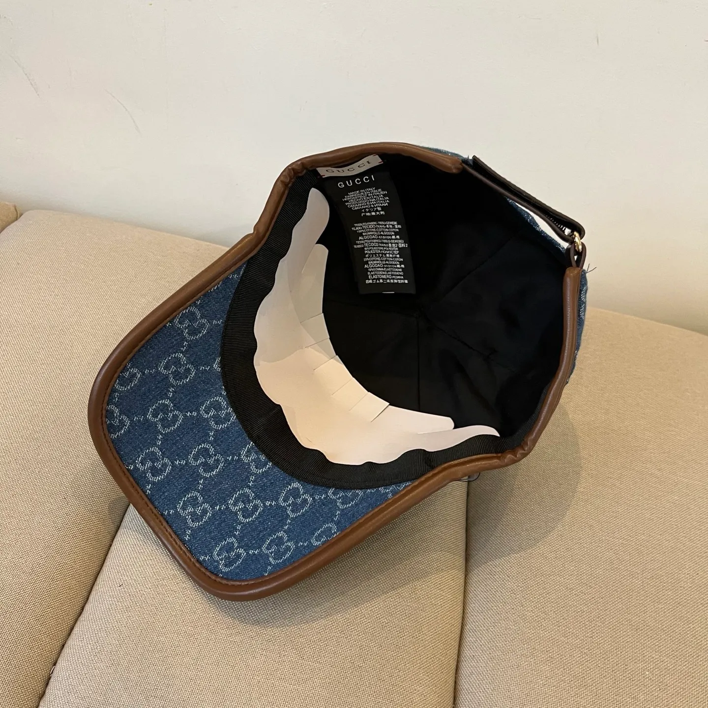 P56 Gucci Baseball Cap♥️GUCCI🧢New product from the official website, baseball cap, original quality, hot arrival 🔥🎩 The craftsmanship is very exquisite, high-end and classy! Low-key luxury, easy to carry! Running volume!