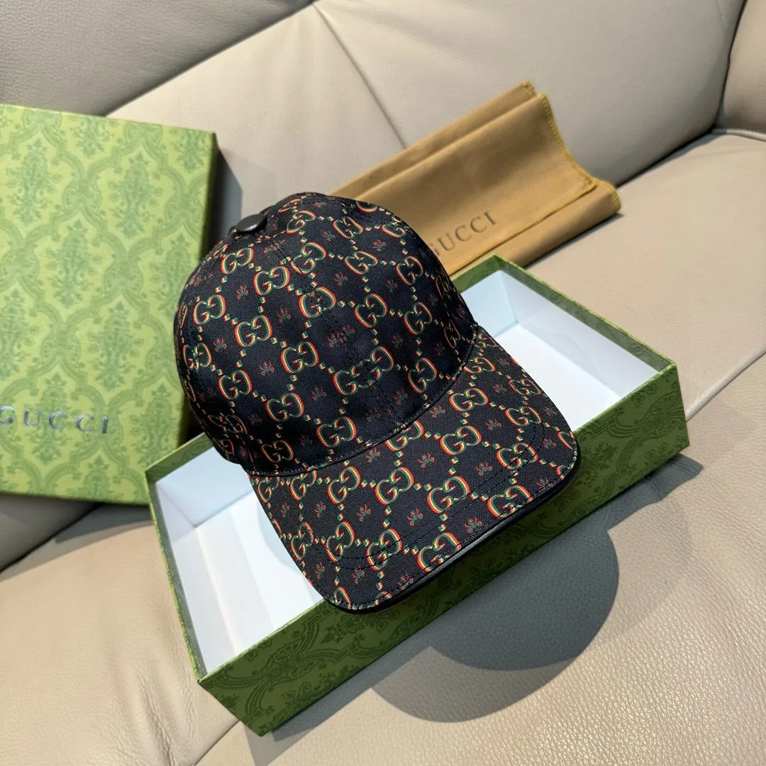 P90 new model shipped, Gucci (Gucci) new original baseball cap, double G insect print, counter 1:1, imported canvas + first layer cowhide, popular for purchasing, versatile style for men and women, great quality! The basic head circumference is 56cm, and the patch is adjustable.