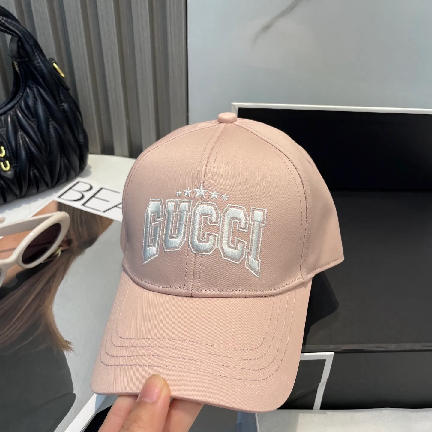 P66 original quality GUCCI Gucci Baseball Cap🧢Official website new product Gucci Baseball Cap🧢is coming soon. The craftsmanship is very exquisite, high-end and classy! Low-key luxury, easy to carry! Running volume!