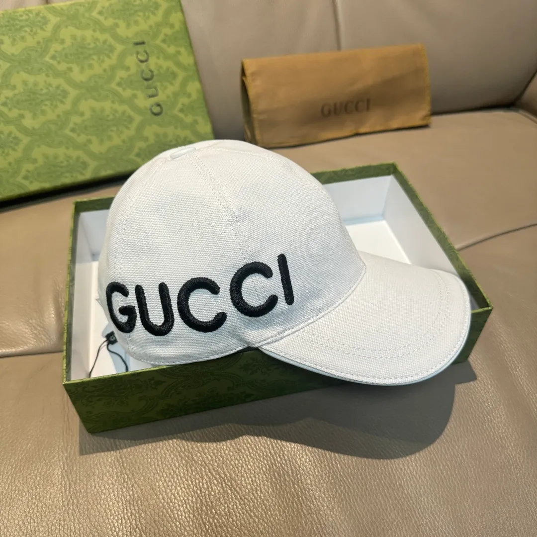 P160, Gucci's new original baseball cap, Loved series, 1:1 mold customization, heavy embroidery, details comparable to counters, original canvas fabric + first-layer cowhide, great quality! The first choice for handsome men and beautiful women, fashionable and versatile. Basic head circumference 56, adjustable patch