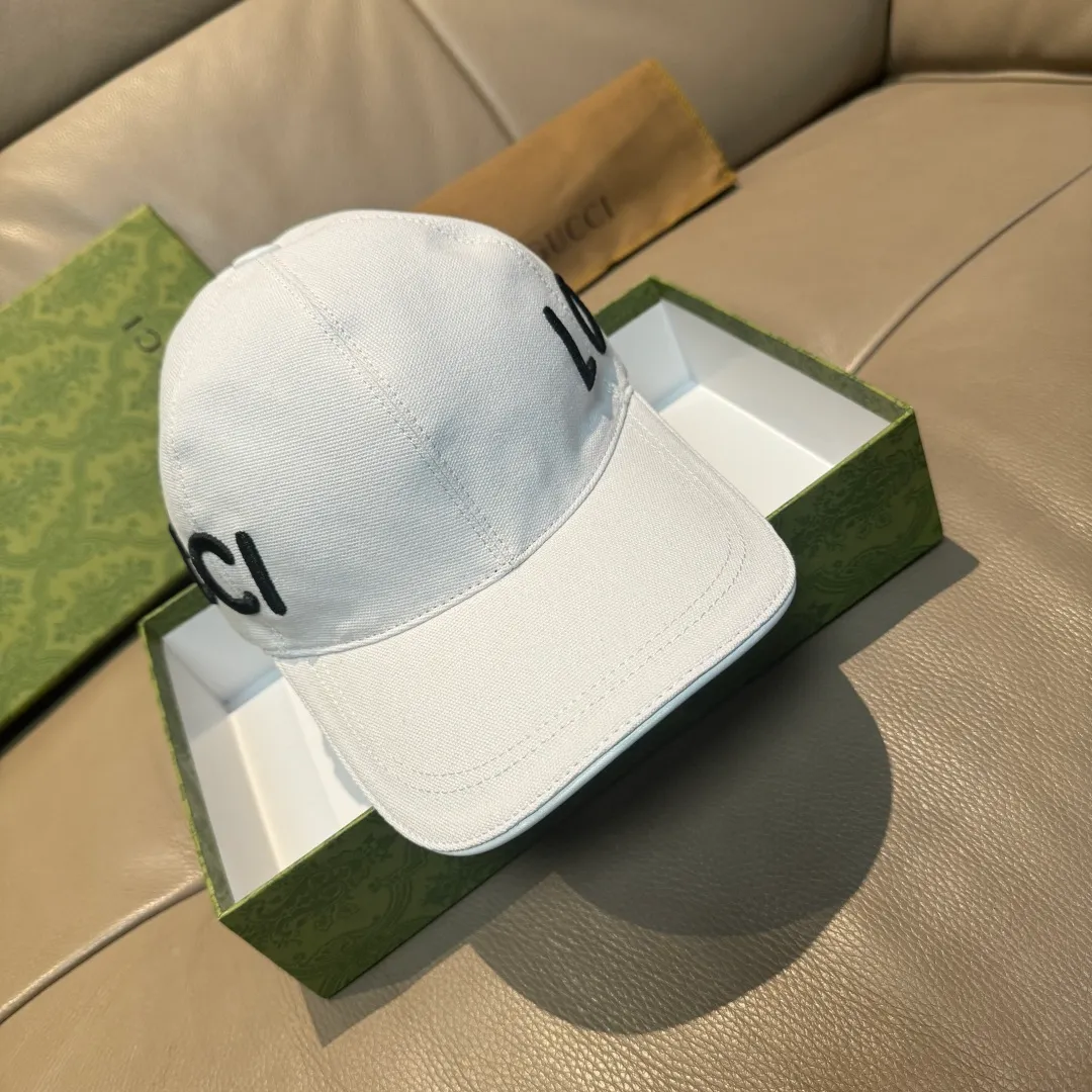 P160, Gucci's new original baseball cap, Loved series, 1:1 mold customization, heavy embroidery, details comparable to counters, original canvas fabric + first-layer cowhide, great quality! The first choice for handsome men and beautiful women, fashionable and versatile. Basic head circumference 56, adjustable patch