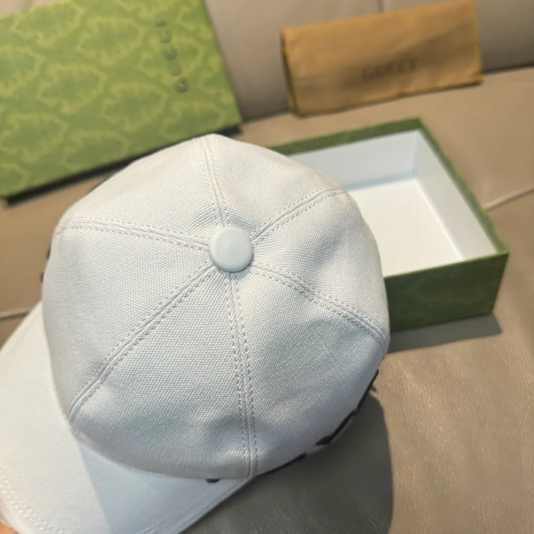 P160, Gucci's new original baseball cap, Loved series, 1:1 mold customization, heavy embroidery, details comparable to counters, original canvas fabric + first-layer cowhide, great quality! The first choice for handsome men and beautiful women, fashionable and versatile. Basic head circumference 56, adjustable patch