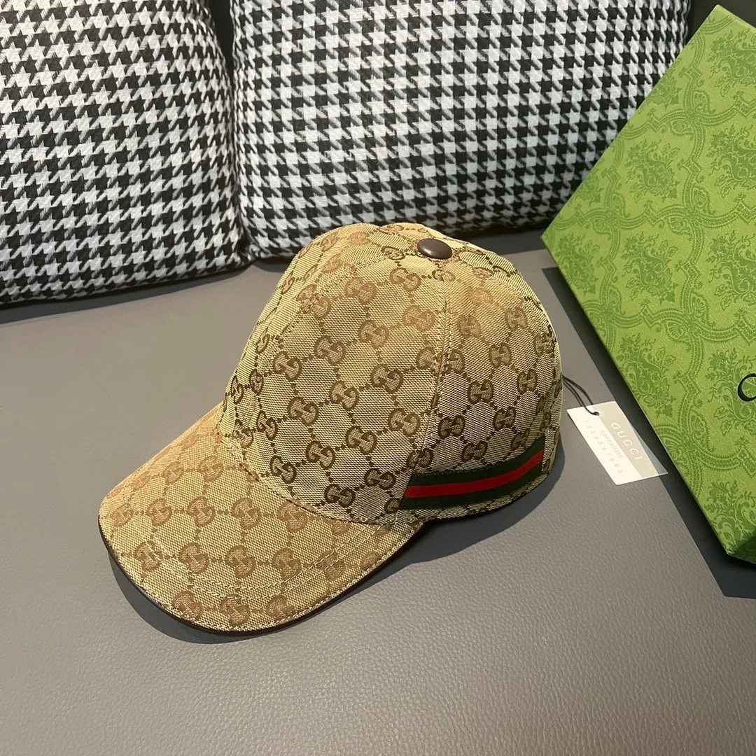 Batch 900,000-year-old classic model! Apricot color, black available in size S, Gucci (Gucci) classic original baseball cap😍😍Customized at the counter with 1:1 mold opening, the highest version, original canvas fabric + first-layer cowhide, light and breathable! Photographed in real life, suitable for men and women in all seasons, basic head circumference 56cm, adjustable patches.