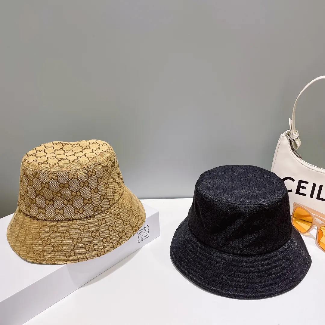 P56 Gucci (Gucci) classic original baseball cap, logo webbing counter 1:1 mold opening, the highest version, original canvas + first layer of cowhide, pure cotton lining, light and breathable! Photographed in real life, suitable for men and women in all seasons, basic head circumference 56cm, adjustable patches.