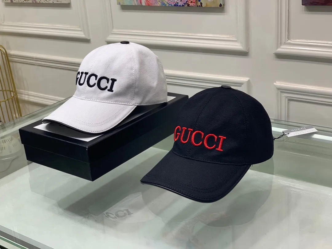 🉐120 new models shipped! ,, Gucci (Gucci) new original baseball cap, GUCCI embroidery, 1:1 mold customization, heavy embroidery, details comparable to counters, original canvas fabric + first-layer cowhide, excellent quality! The first choice for handsome men and beautiful women, fashionable and versatile. The basic head circumference is 56cm, and the patch is adjustable.