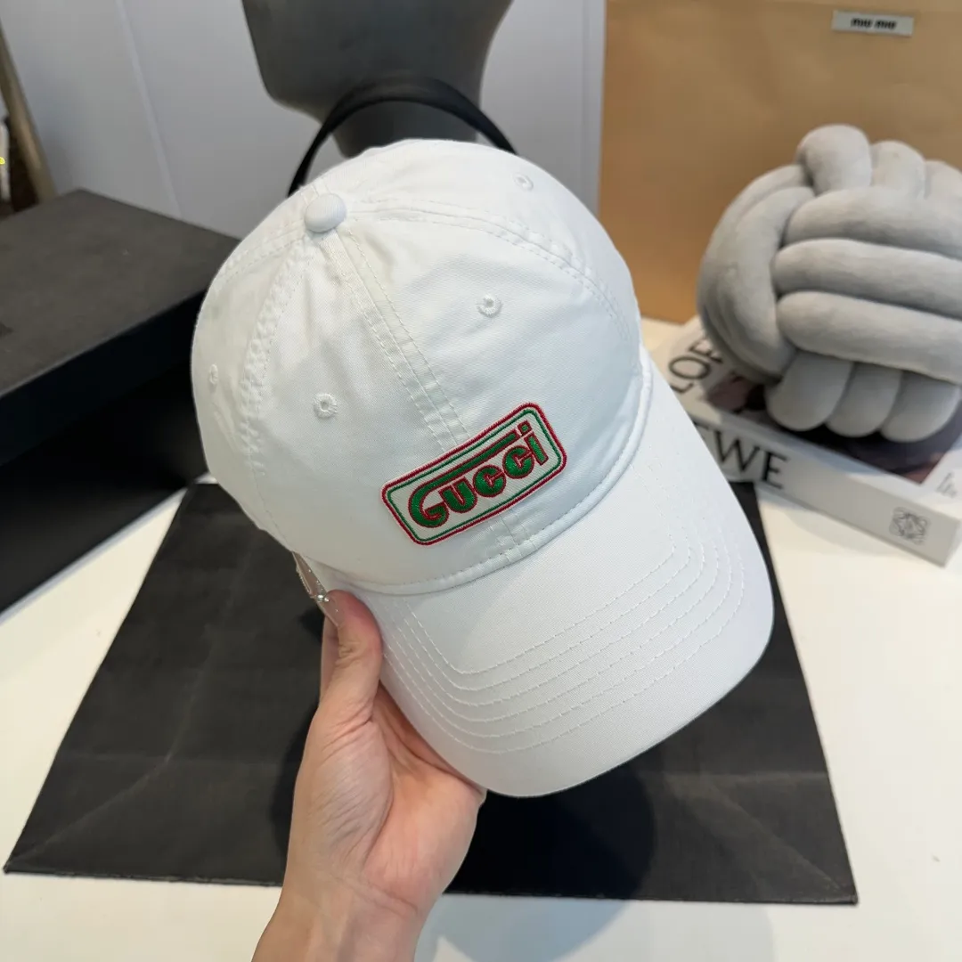 P60 Gucci new original baseball cap, exquisite and pure, stylish and stylish, cool and fashionable, great quality