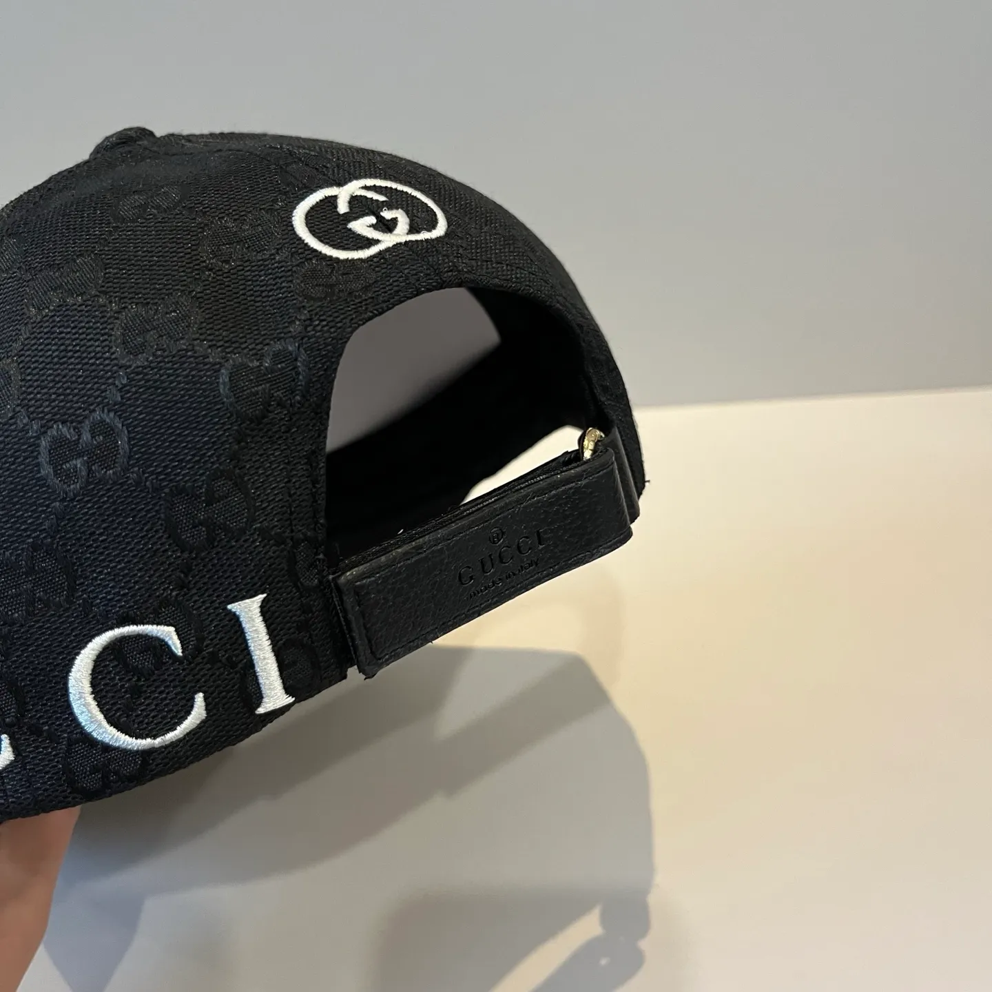 P56 Gucci Baseball Cap♥️GUCCI🧢New product from the official website, baseball cap, original quality, hot arrival 🔥🎩 The craftsmanship is very exquisite, high-end and classy! Low-key luxury, easy to carry! Running volume!