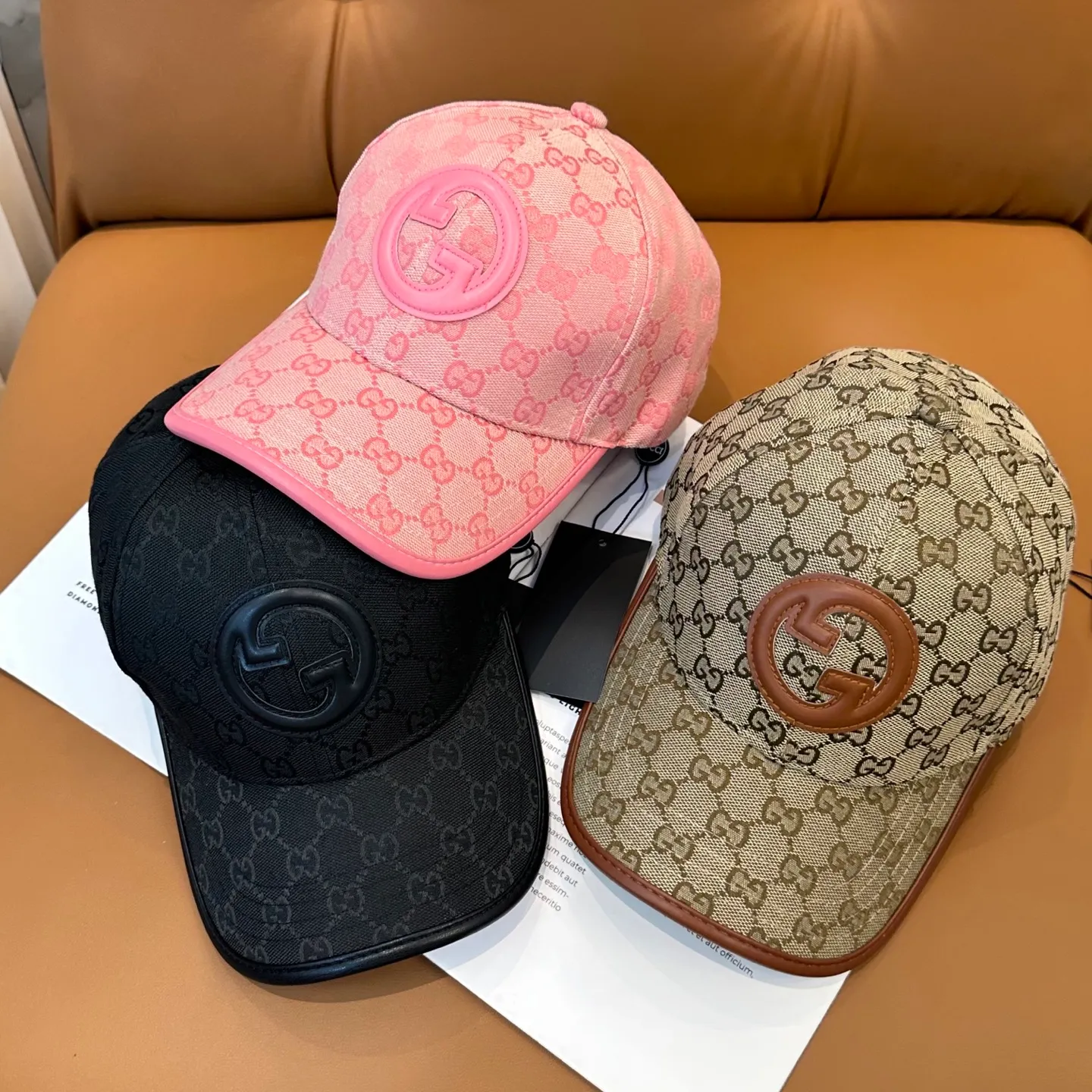 P56 Gucci (Gucci) classic original baseball cap 😍Customized with 1:1 mold opening at the counter, the highest version, the original canvas is light and breathable! Photographed in real life, suitable for men and women in all seasons, basic head circumference 56cm, adjustable patches.