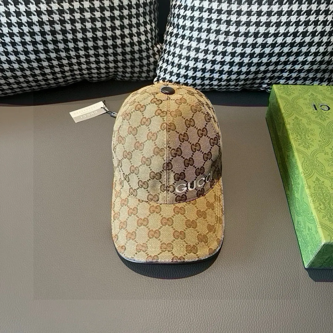 p90 new model shipped!   , Gucci (Gucci) latest original baseball cap, Gucci small embroidery, 1:1 mold opening and customization at the counter, the highest version, original canvas + first-layer cowhide, pure cotton lining, light and breathable! Photographed in real life, suitable for men and women in all seasons, basic head circumference 56cm, adjustable patches.