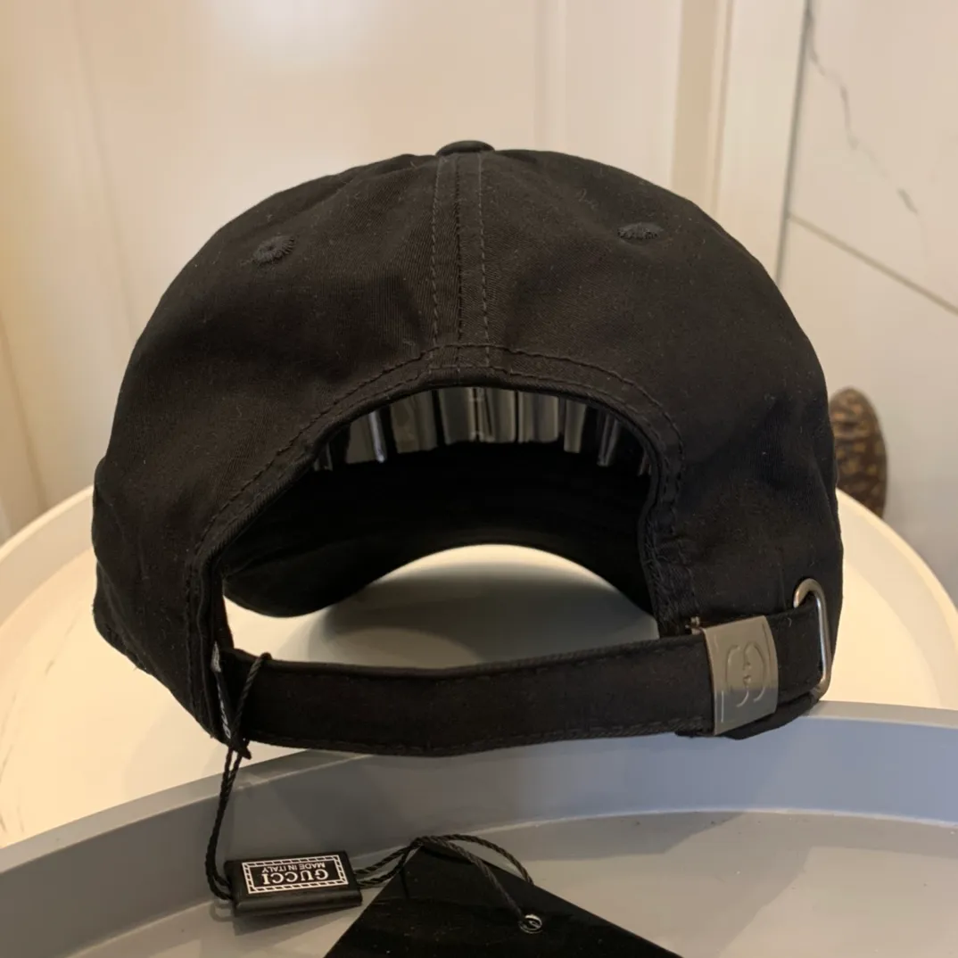 p60 Gucci Baseball Cap♥️GUCCI Baseball Cap🧢Official website new product Gucci Baseball Cap, original quality is very popular 🔥🎩 The craftsmanship is very exquisite, high-end and classy! Low-key luxury, easy to carry! Excellent quality👍Fashionable and versatile