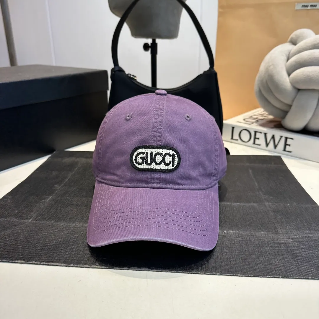 P60 Gucci Baseball Cap GUCCI official website new product, baseball cap, original quality is very popular. The craftsmanship is very exquisite, high-end and classy! Low-key luxury, easy to carry! Running volume!