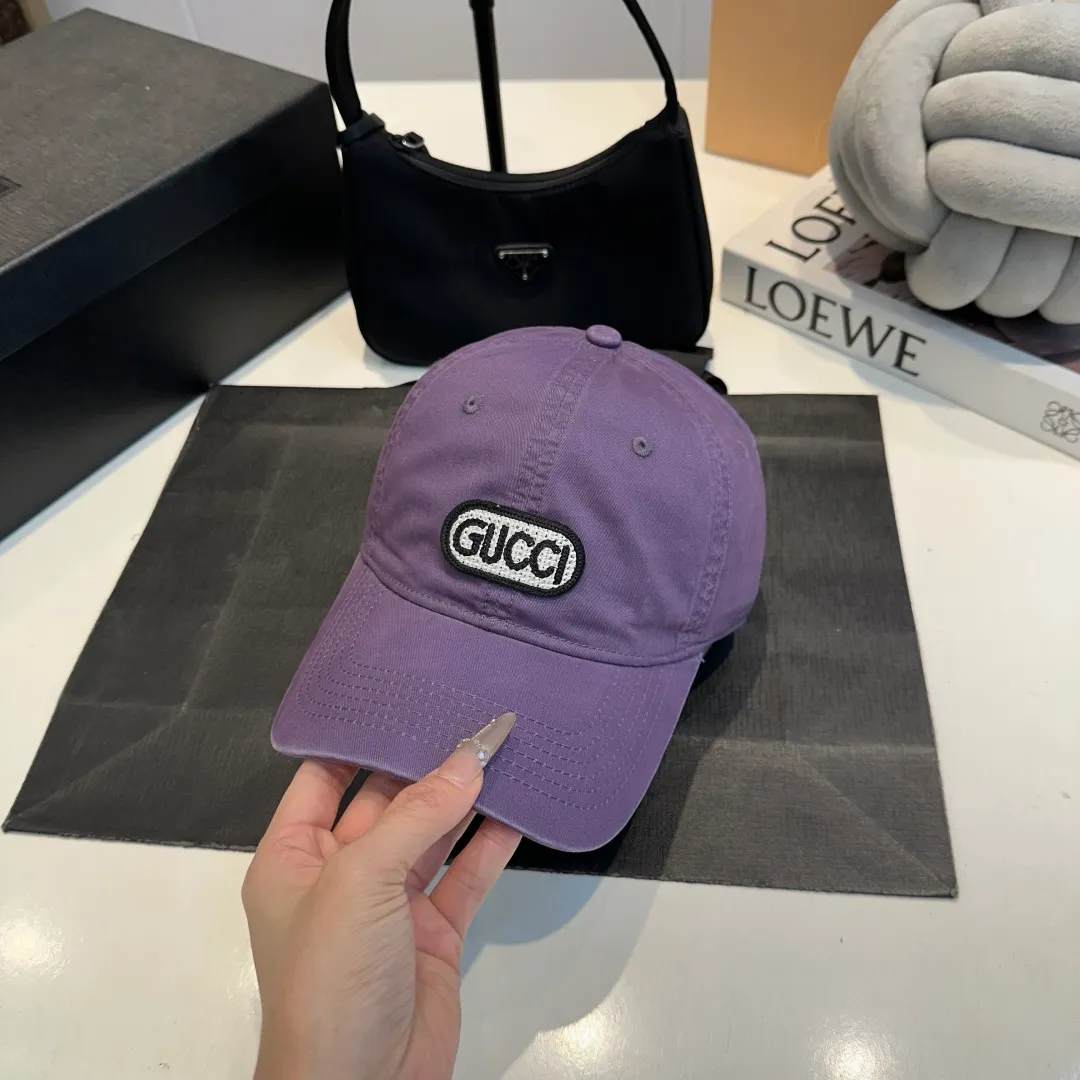 P60 Gucci Baseball Cap GUCCI official website new product, baseball cap, original quality is very popular. The craftsmanship is very exquisite, high-end and classy! Low-key luxury, easy to carry! Running volume!
