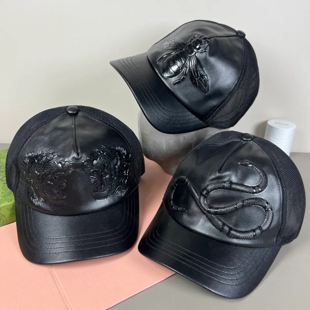 100💰Gucci (Gucci) new model original baseball cap, counter purchase quality 1:1 mold customization, genuine mold opening hardware, original canvas fabric + first-layer cowhide, original factory quality! The quality is great and the patch is adjustable. Accurate matching, perfect integration of details and craftsmanship!