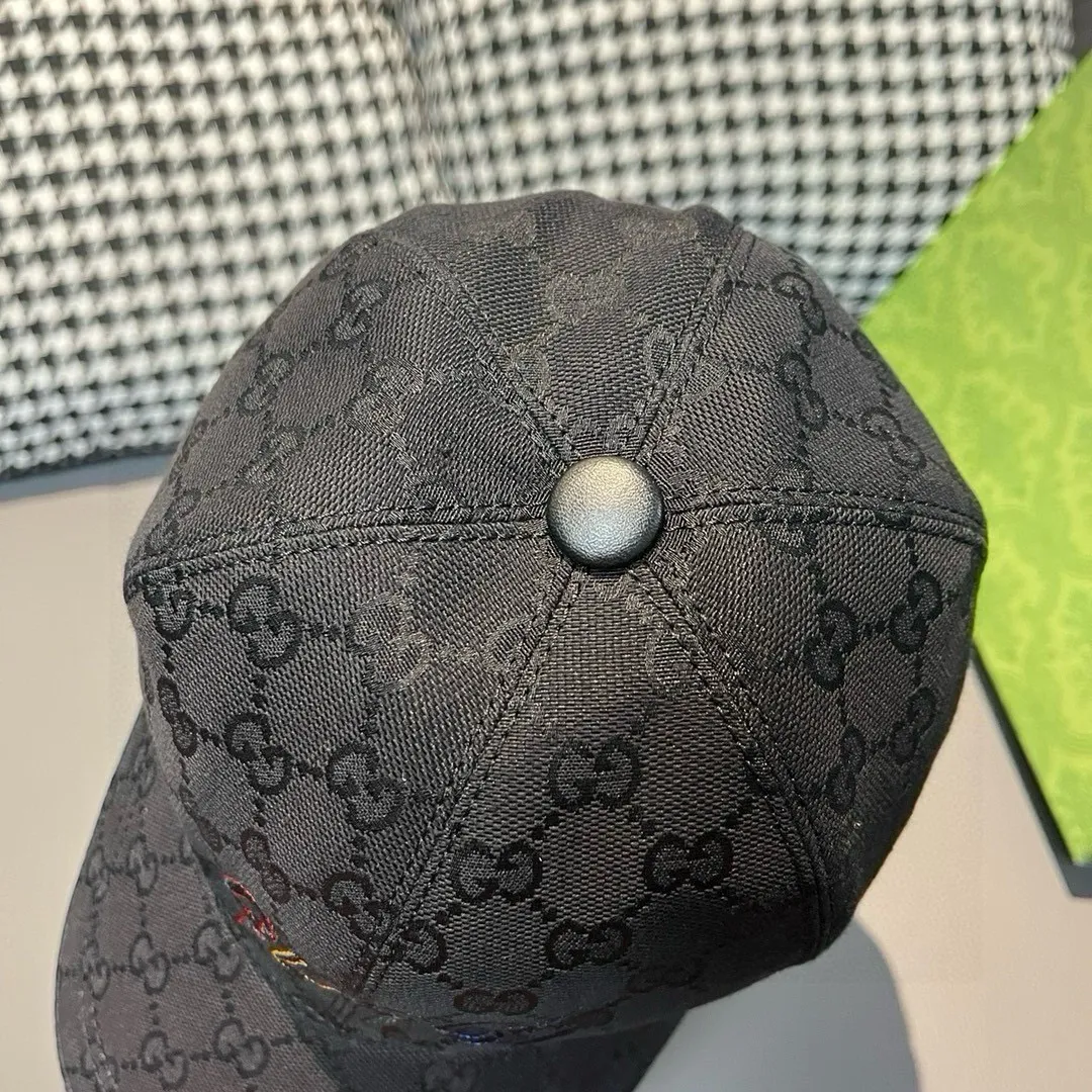 Batch 90, Gucci (Gucci) new original baseball cap, artistic word embroidery, 1:1 mold customization, heavy embroidery, details comparable to counters, original canvas + first-layer cowhide, pure cotton lining, great quality! The first choice for handsome men and beautiful women, fashionable and versatile. Basic head circumference 56, adjustable patch