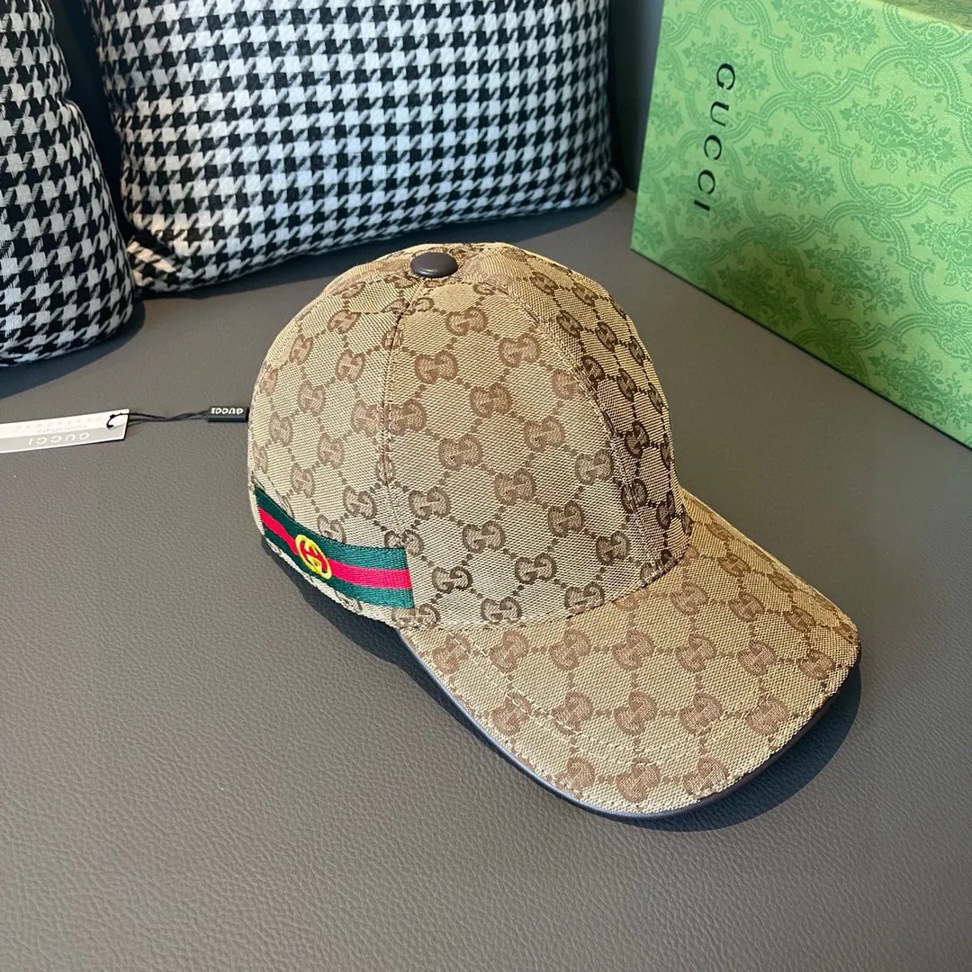 p90, Gucci's latest original baseball cap, double G webbing. 1:1 mold opening and customization at the counter, the highest version, original canvas fabric + first-layer cowhide, light and breathable! Photographed in real life, suitable for men and women in all seasons, basic head circumference 56cm, adjustable patches.