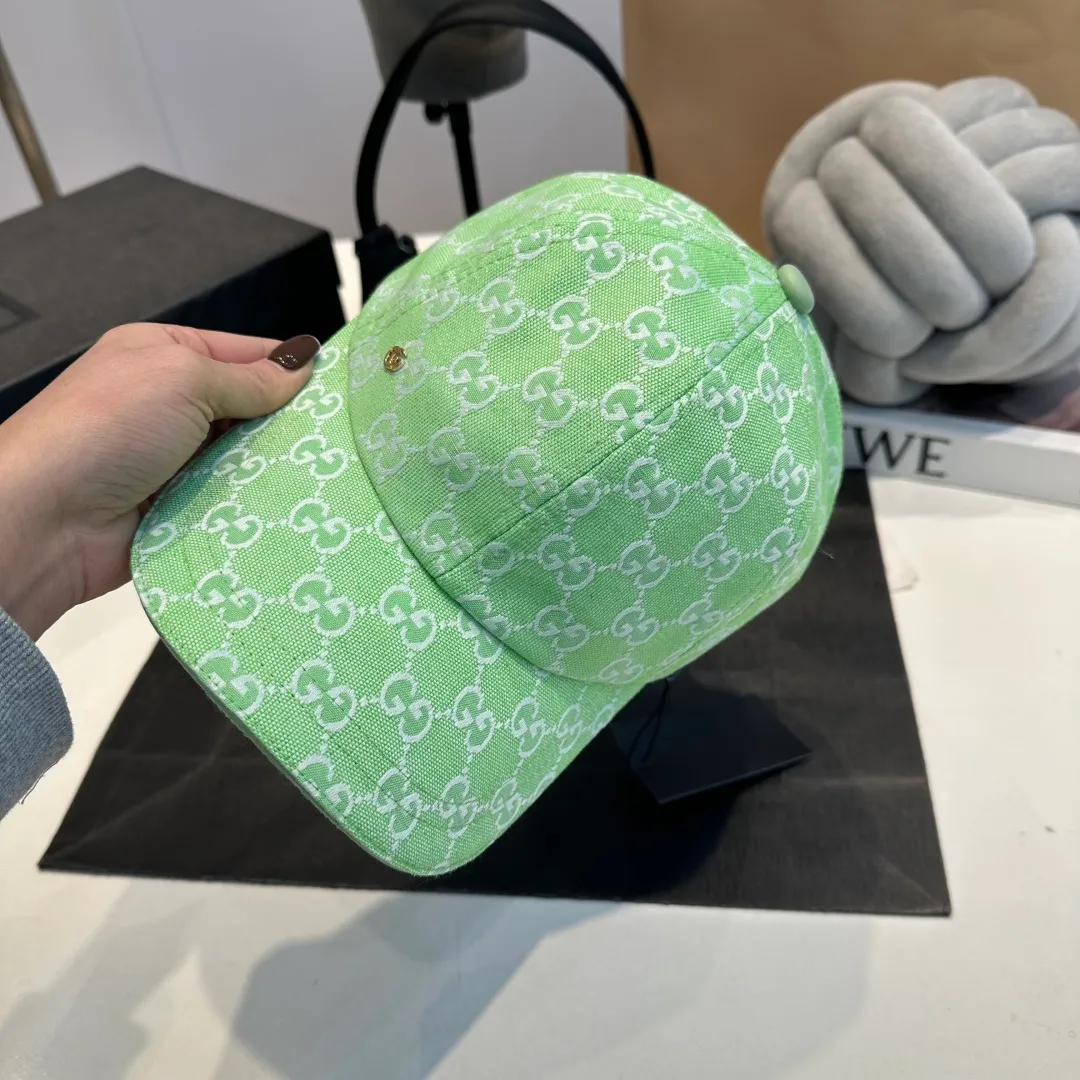 P60 Gucci Baseball Cap♥️GUCCI🧢New product from the official website, baseball cap, original quality, very popular 🔥🎩 The craftsmanship is very exquisite, high-end and classy! Low-key luxury, easy to carry! Running volume!