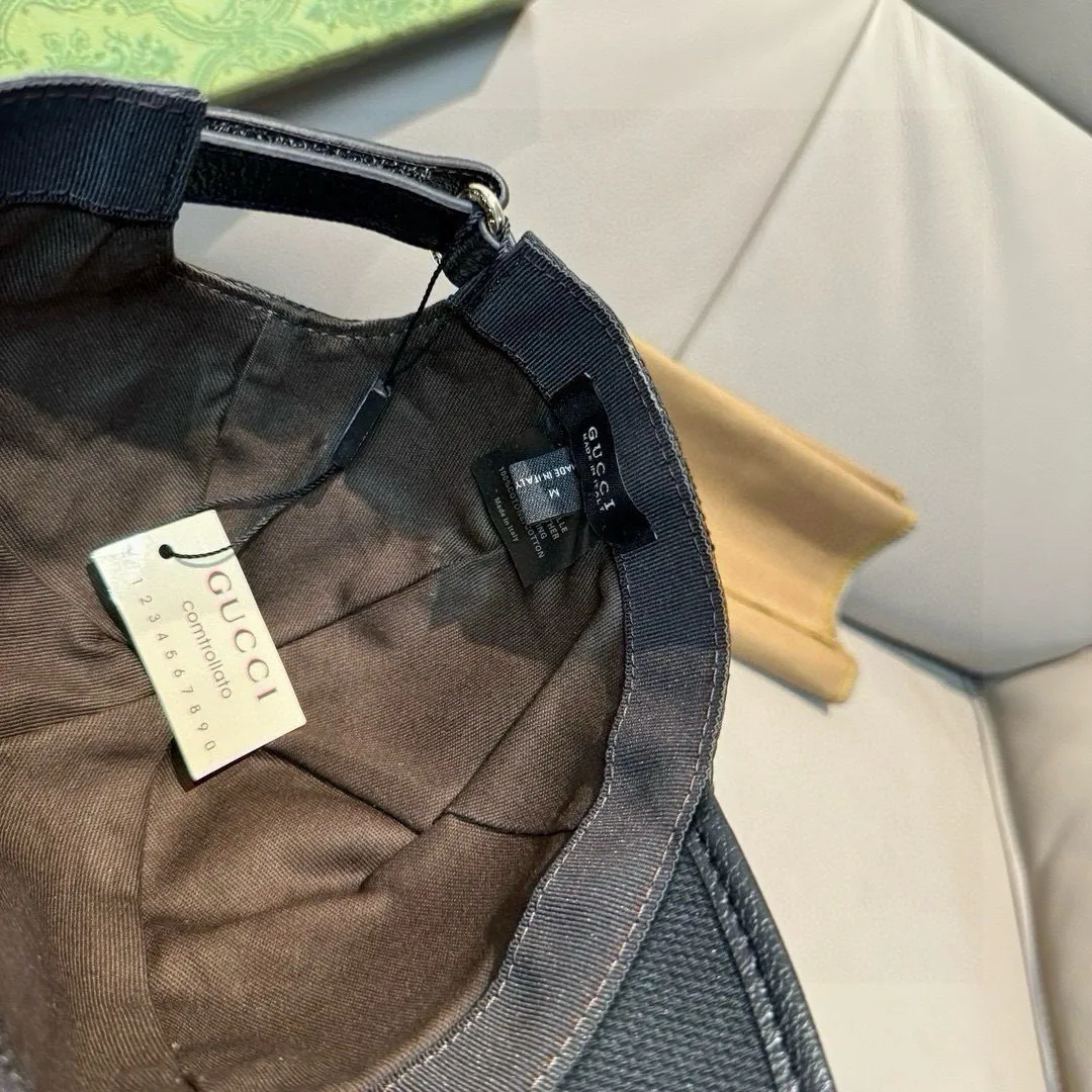 p90., Gucci Gucci's new original baseball cap, large double G, 1:1 mold opening and customization at the counter, original canvas fabric + first-layer cowhide, light and breathable! The basic head circumference is 56cm, and the patch is adjustable.