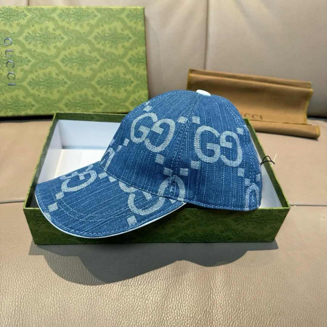 p90., Gucci Gucci’s new original baseball cap, large double G, 1:1 mold opening and customization at the counter, perfect matching pattern, original canvas fabric + first-layer cowhide, light and breathable! The basic head circumference is 56cm, and the patch is adjustable.