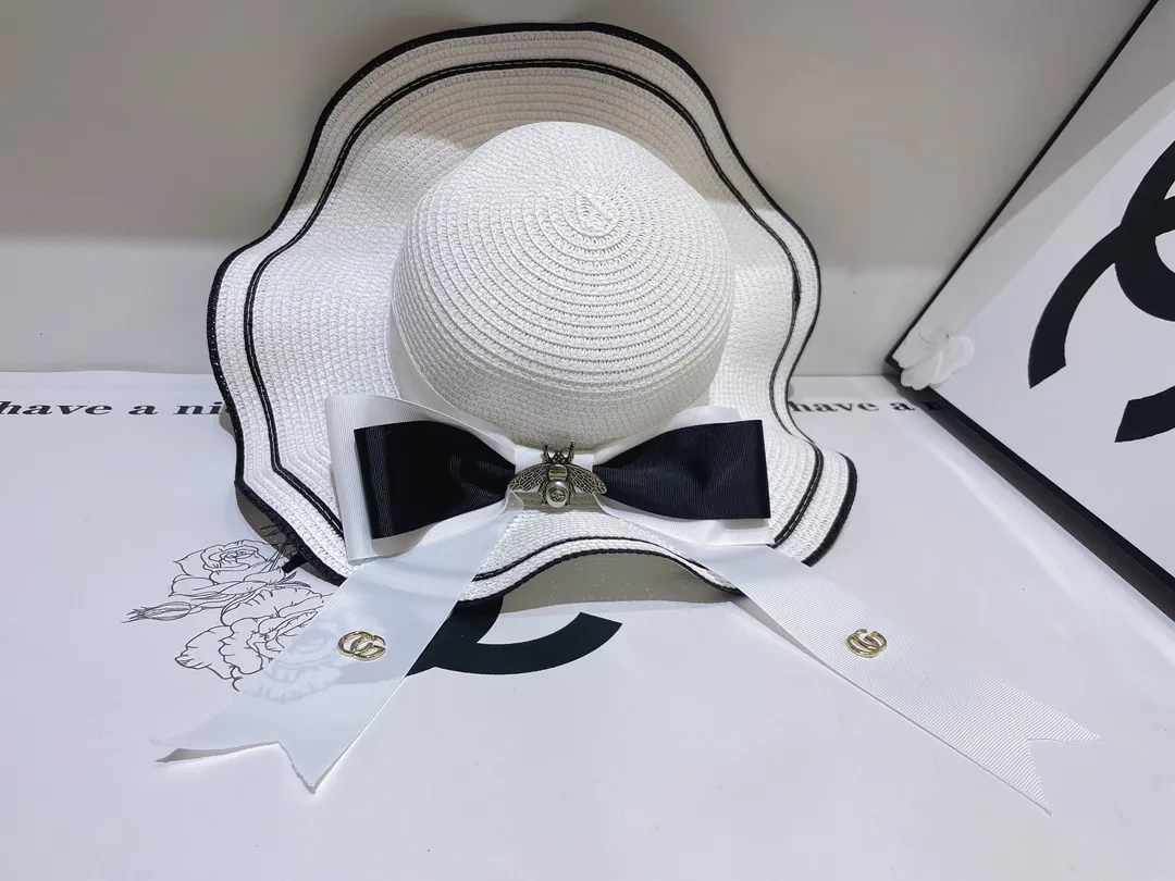 Gucci bow contrast ruffle hat