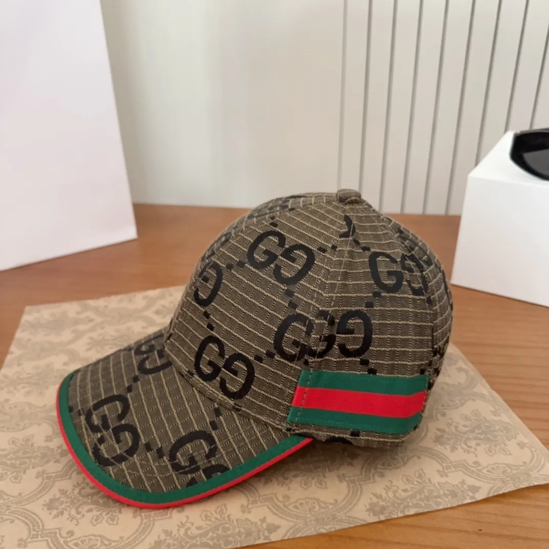 💰54 GUCCI 2025 new simple embroidered baseball cap at the counter, very trendy! Casual and sports style, classic production, super easy to match!