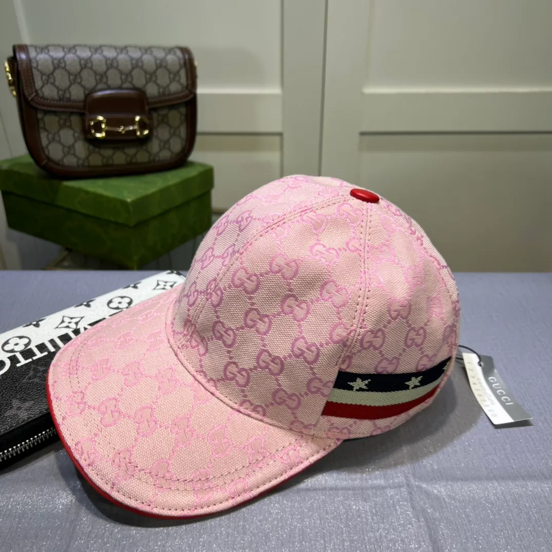 p90💰10,000-year-old classic model is shipped! Gucci (Gucci) classic original baseball cap 😍😍Customized at the 1:1 counter mold, the highest version, original canvas + first layer of cowhide, pure cotton lining, light and breathable! Photographed in real life, suitable for men and women in all seasons, basic head circumference 56cm, adjustable patches.
