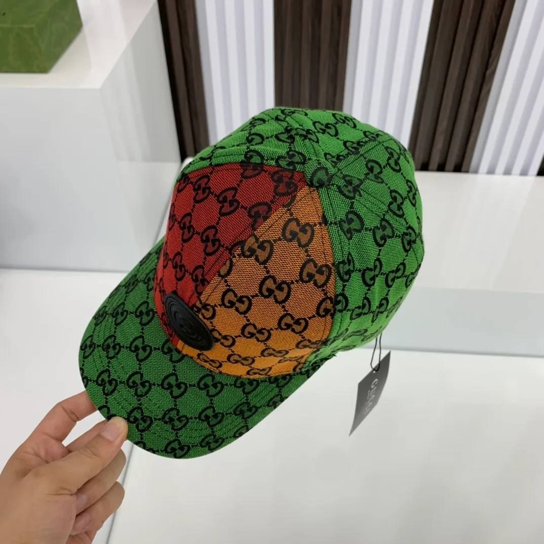 p80 Kamura's Gucci limited edition GG multicolor baseball cap 2021 Gucci launches the "limited edition" GG multicolor spring and summer series. The color series~, I feel that the quality and style are really a rainbow🌈The colors are all good, full of summer colors!