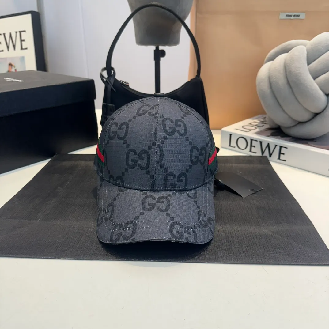P60 GUCCI 2024 official website baseball cap, original quality is very popular 🔥🎩 The craftsmanship is very exquisite, high-end and classy! Low-key luxury, easy to carry! Running volume!