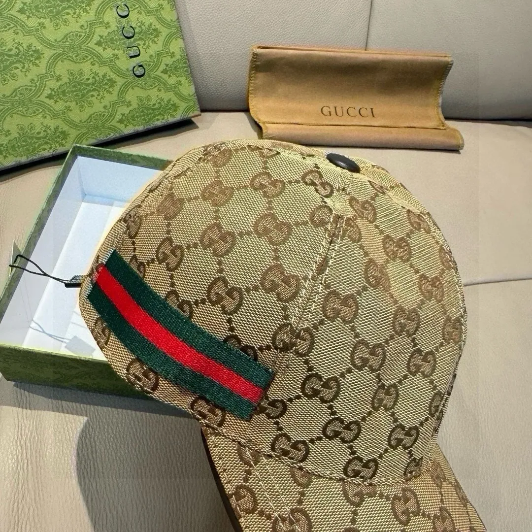 p900000 classic model! Apricot color, black, available in S and L sizes, Gucci (Gucci) classic original baseball cap 😍😍Customized with 1:1 mold opening at the counter, the highest version, original canvas fabric + first-layer cowhide, light and breathable! Photographed in real life, suitable for men and women in all seasons, basic head circumference 56cm, adjustable patches.