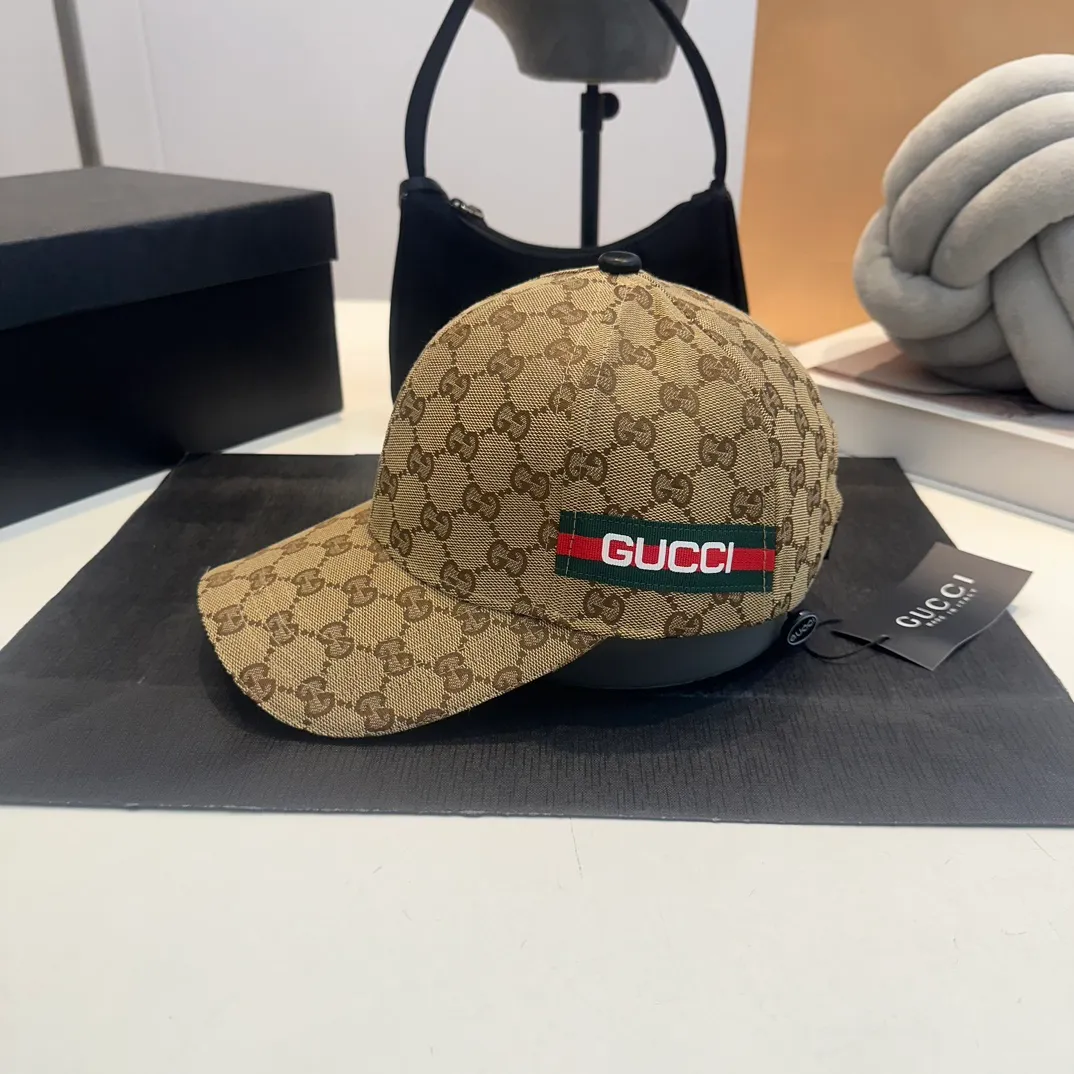 P52 GUCCI Gucci baseball cap👒 The workmanship is very exquisite, high-end and classy! Low-key luxury, easy to carry!