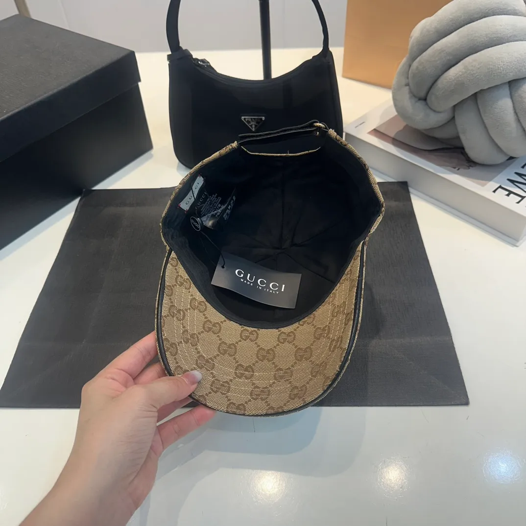 P52 GUCCI Gucci baseball cap👒 The workmanship is very exquisite, high-end and classy! Low-key luxury, easy to carry!