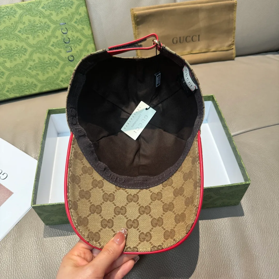 p90, Gucci (Gucci) new original baseball cap, three-color webbing, 1:1 mold customization, original canvas fabric + first-layer cowhide, red leather edge, handsome and fashionable, popular purchasing agent, versatile style for men and women, great quality! The basic head circumference is 56cm, and the patch is adjustable.