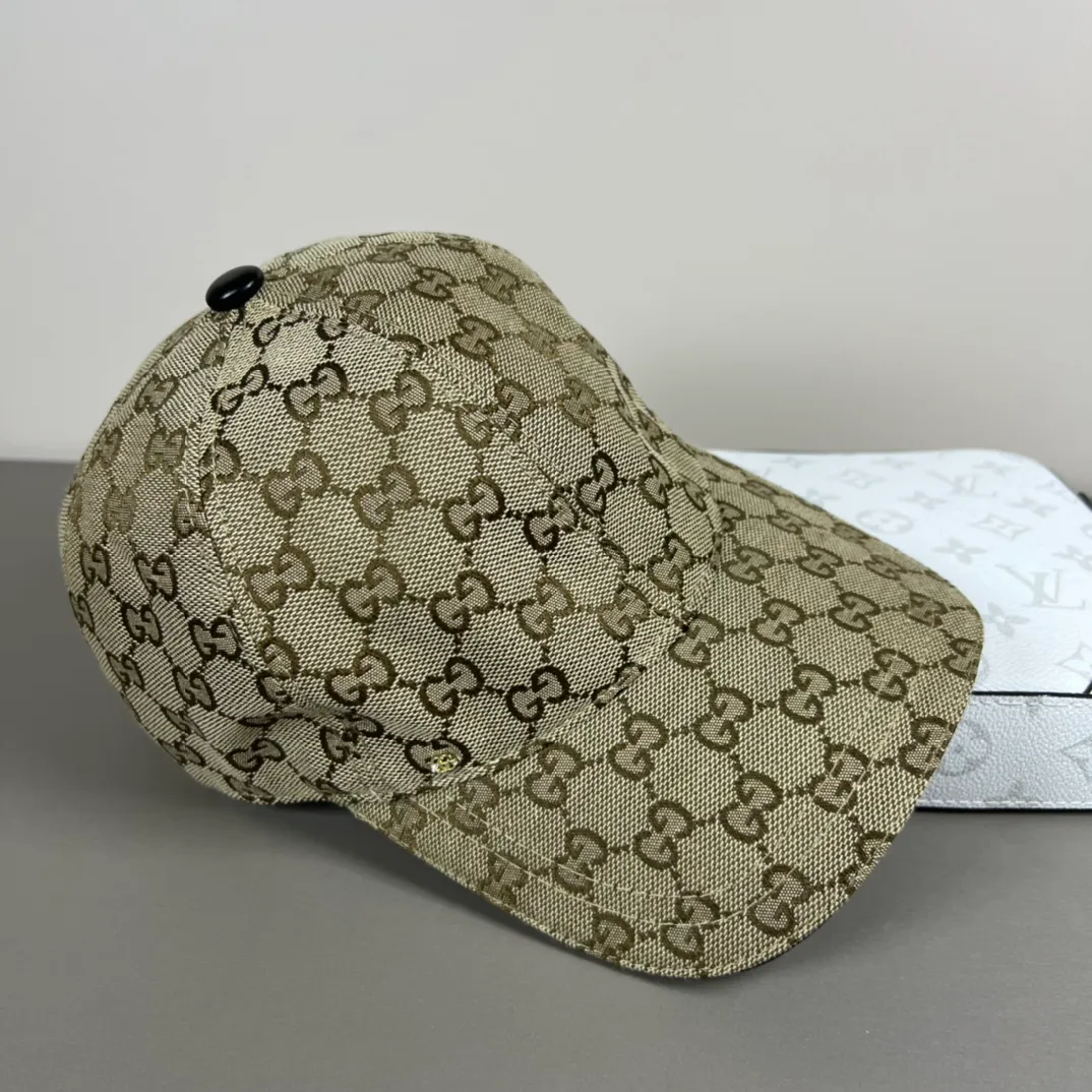 P60💰Gucci Baseball Cap♥️GUCCI🧢Official new product, baseball cap, original quality, hot arrival 🔥🎩 The craftsmanship is very exquisite, high-end and classy! Low-key luxury, easy to carry! Running volume!