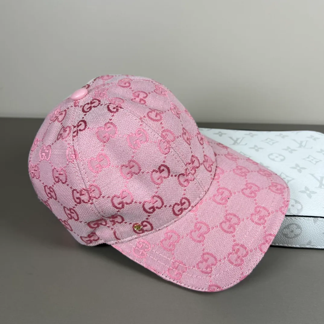 P60💰Gucci Baseball Cap♥️GUCCI🧢Official new product, baseball cap, original quality, hot arrival 🔥🎩 The craftsmanship is very exquisite, high-end and classy! Low-key luxury, easy to carry! Running volume!
