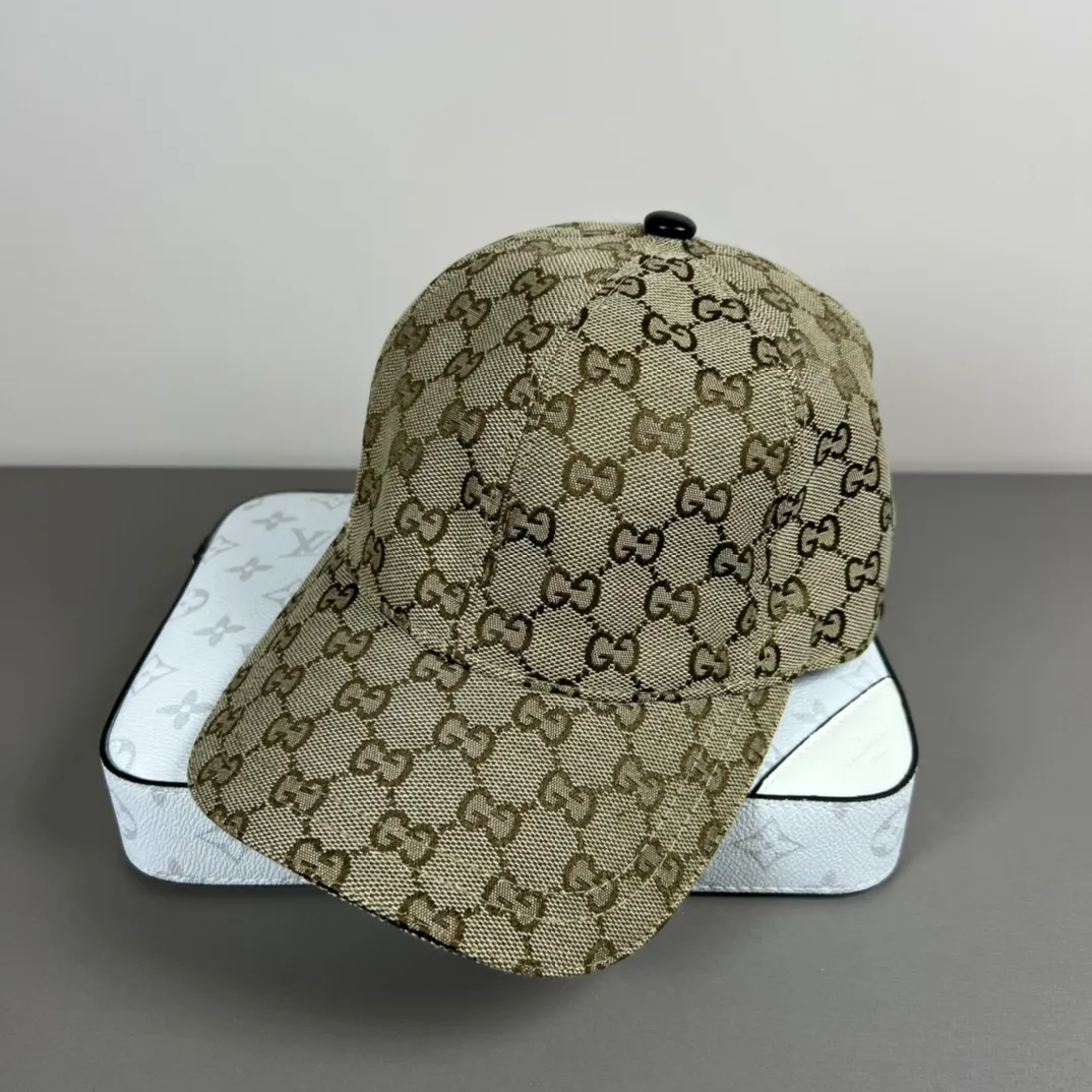P60💰Gucci Baseball Cap♥️GUCCI🧢Official new product, baseball cap, original quality, hot arrival 🔥🎩 The craftsmanship is very exquisite, high-end and classy! Low-key luxury, easy to carry! Running volume!
