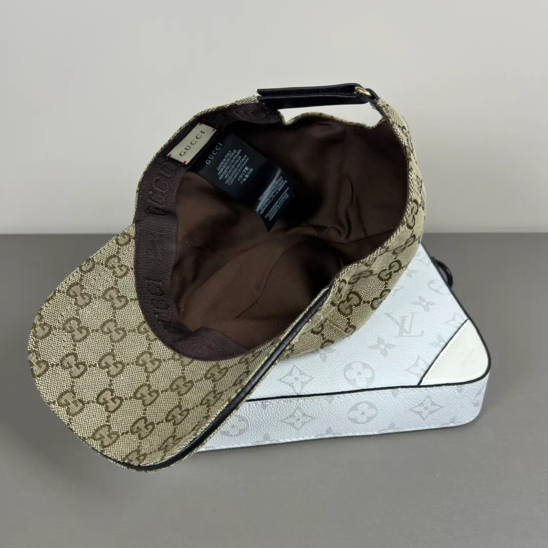 P60💰Gucci Baseball Cap♥️GUCCI🧢Official new product, baseball cap, original quality, hot arrival 🔥🎩 The craftsmanship is very exquisite, high-end and classy! Low-key luxury, easy to carry! Running volume!