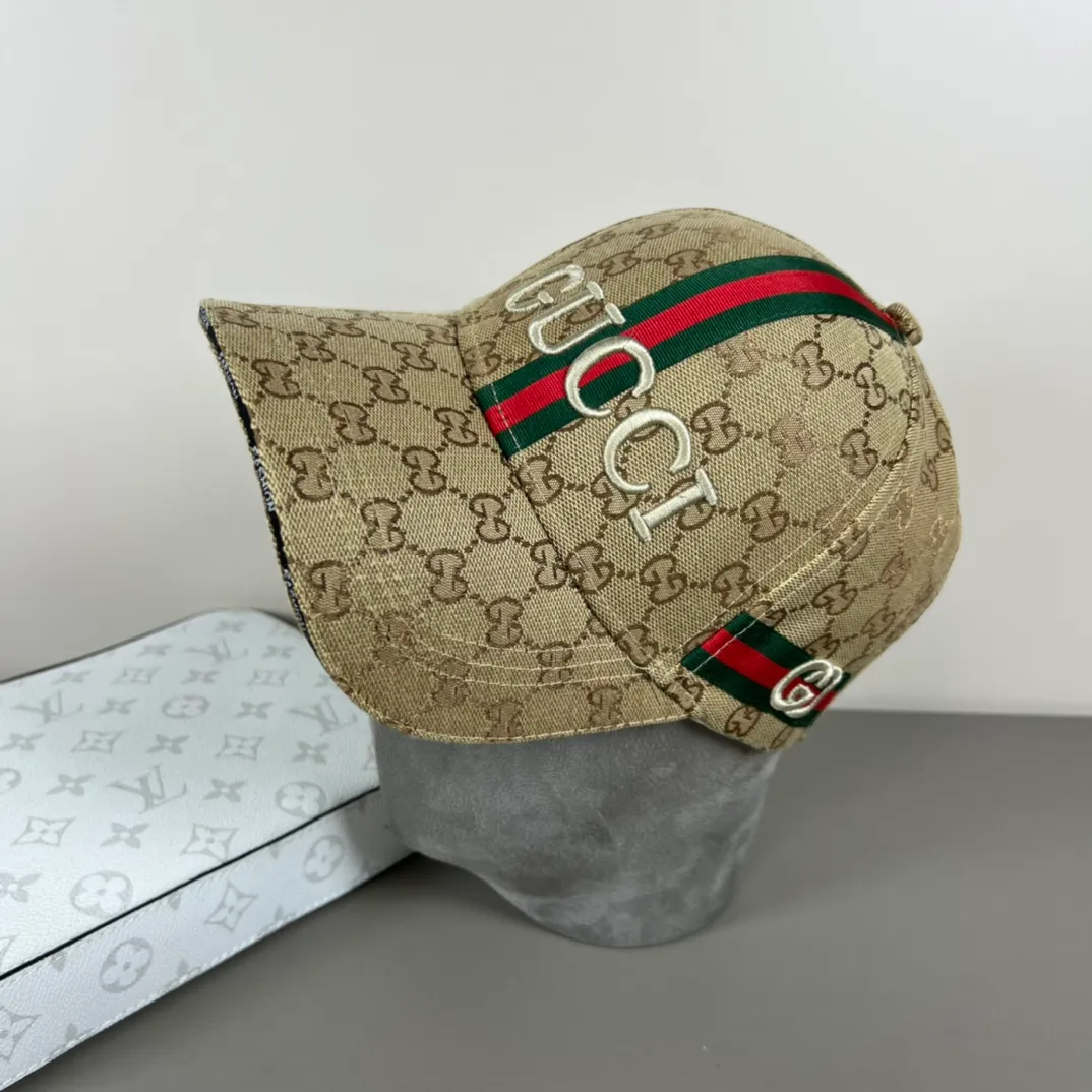 P56💰Gucci Baseball Cap♥️GUCCI🧢Official website new product, baseball cap, original quality, hot arrival 🔥🎩 The craftsmanship is very exquisite, high-end and classy! Low-key luxury, easy to carry! Running volume!
