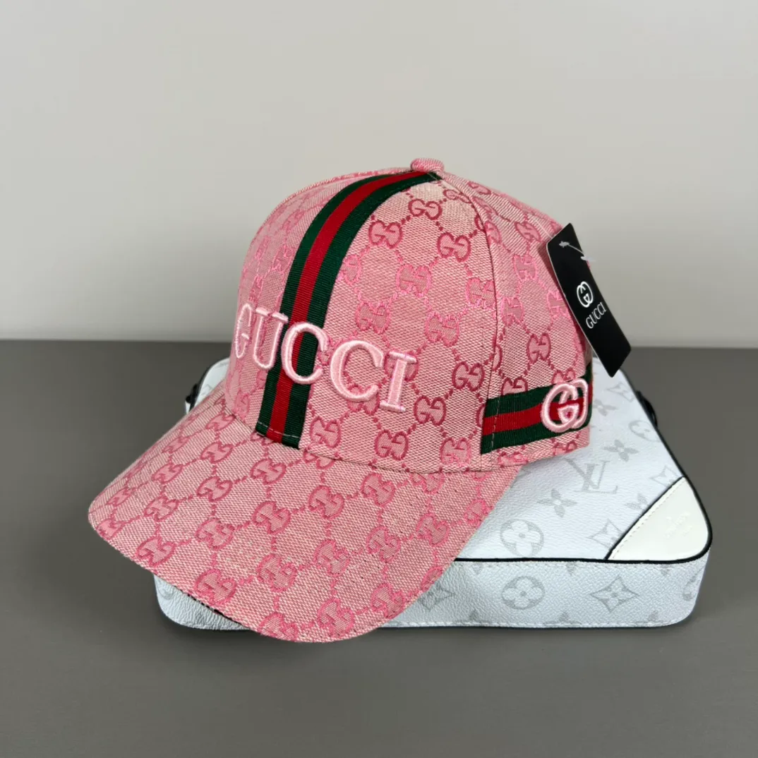P56💰Gucci Baseball Cap♥️GUCCI🧢Official website new product, baseball cap, original quality, hot arrival 🔥🎩 The craftsmanship is very exquisite, high-end and classy! Low-key luxury, easy to carry! Running volume!