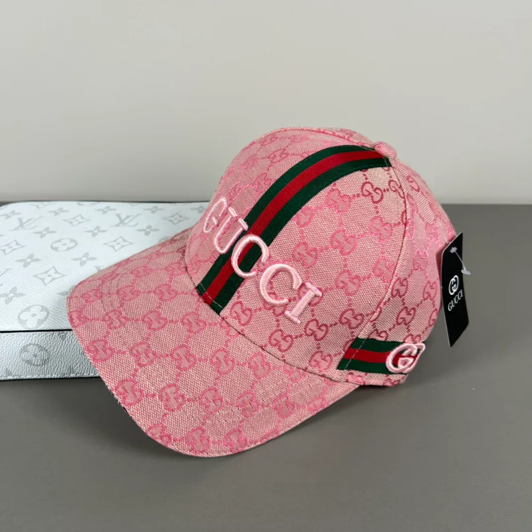 P56💰Gucci Baseball Cap♥️GUCCI🧢Official website new product, baseball cap, original quality, hot arrival 🔥🎩 The craftsmanship is very exquisite, high-end and classy! Low-key luxury, easy to carry! Running volume!