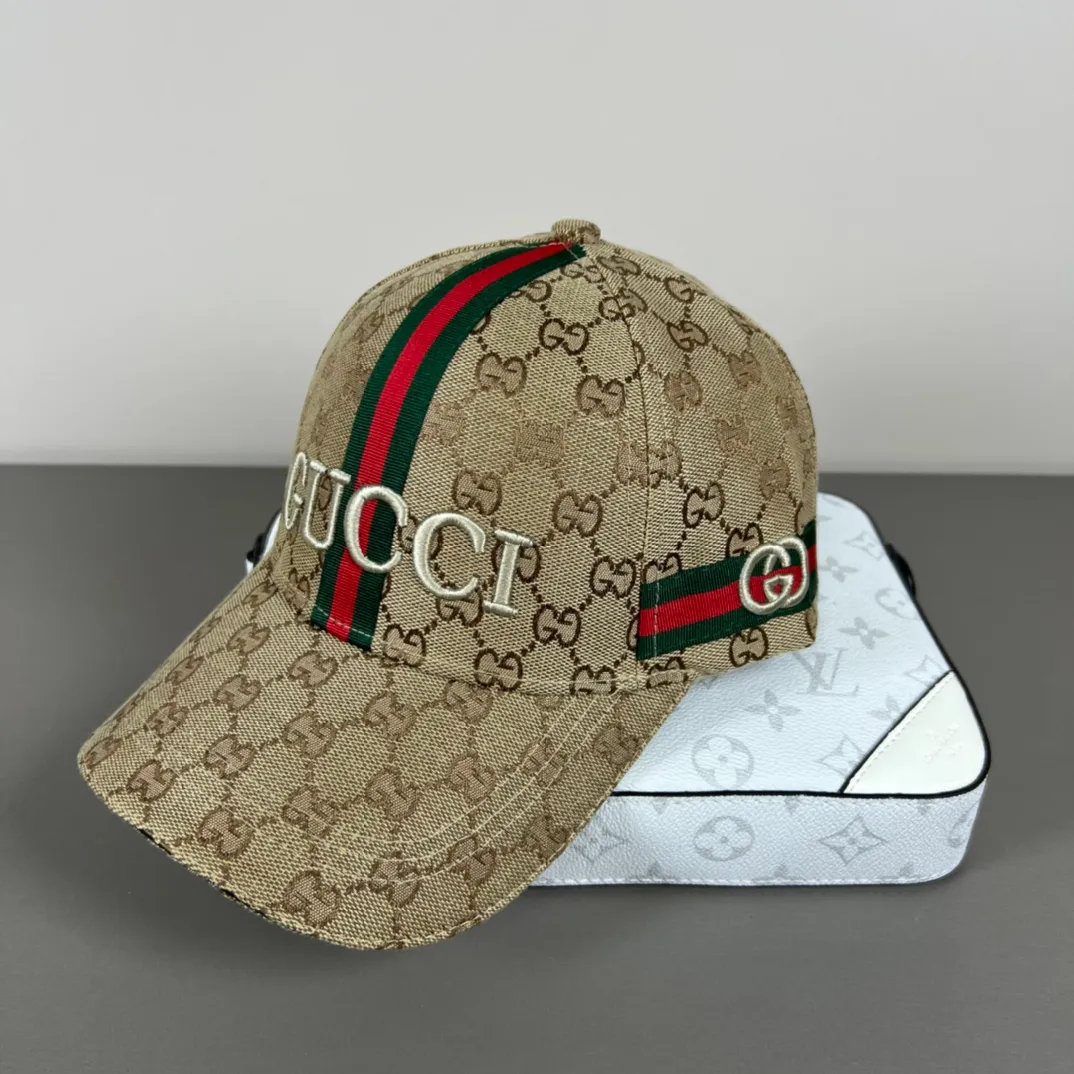 P56💰Gucci Baseball Cap♥️GUCCI🧢Official website new product, baseball cap, original quality, hot arrival 🔥🎩 The craftsmanship is very exquisite, high-end and classy! Low-key luxury, easy to carry! Running volume!