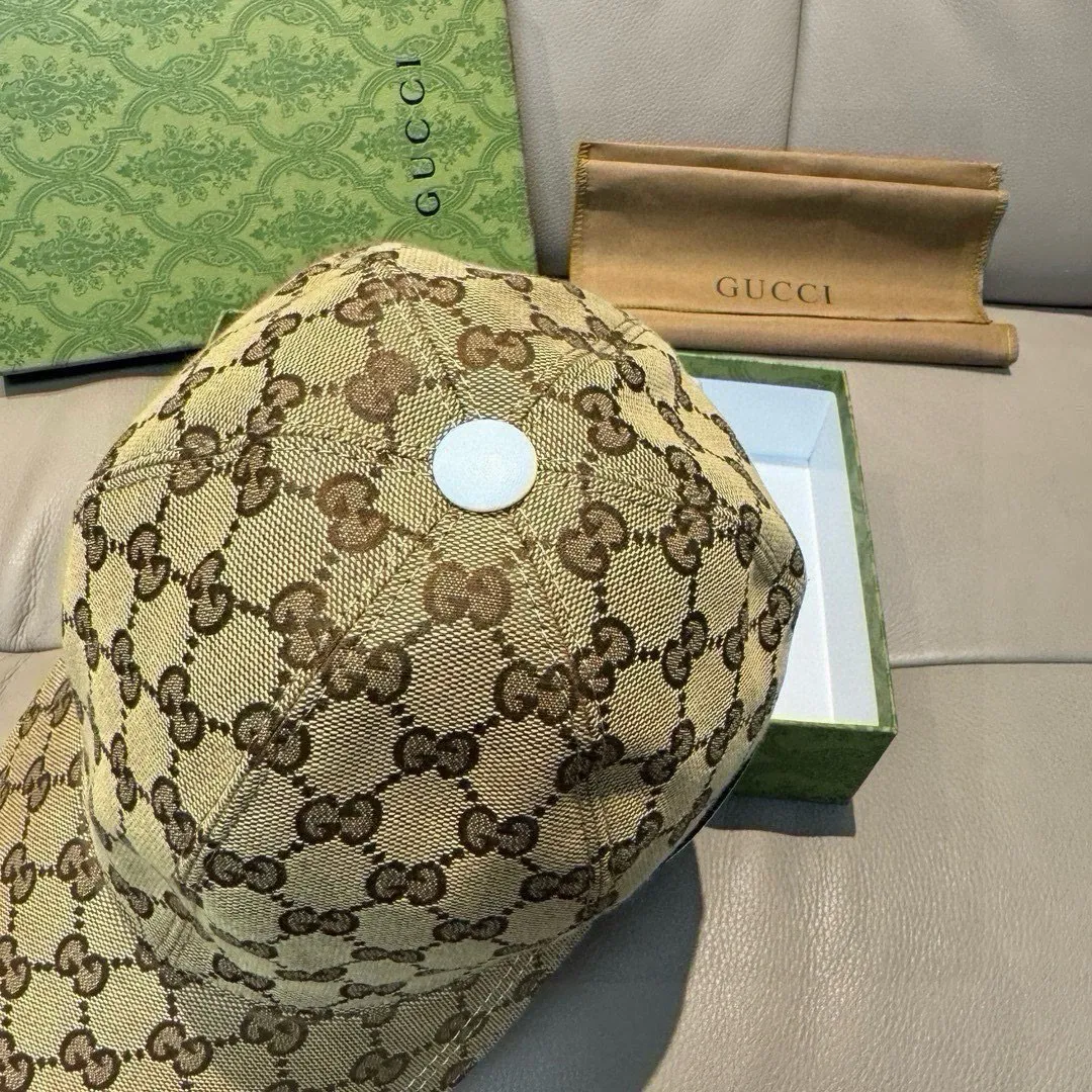 p90, Gucci (Gucci) new spring and summer original baseball cap, logo webbing, 1:1 mold customization, original canvas + first-layer cowhide, popular purchasing agent, versatile style for men and women, great quality! The basic head circumference is 56cm, and the patch is adjustable.