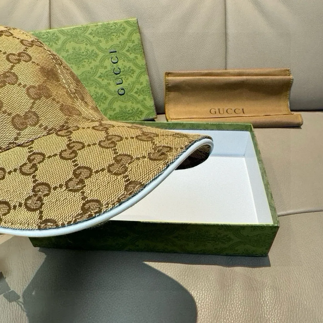 p90, Gucci (Gucci) new spring and summer original baseball cap, logo webbing, 1:1 mold customization, original canvas + first-layer cowhide, popular purchasing agent, versatile style for men and women, great quality! The basic head circumference is 56cm, and the patch is adjustable.