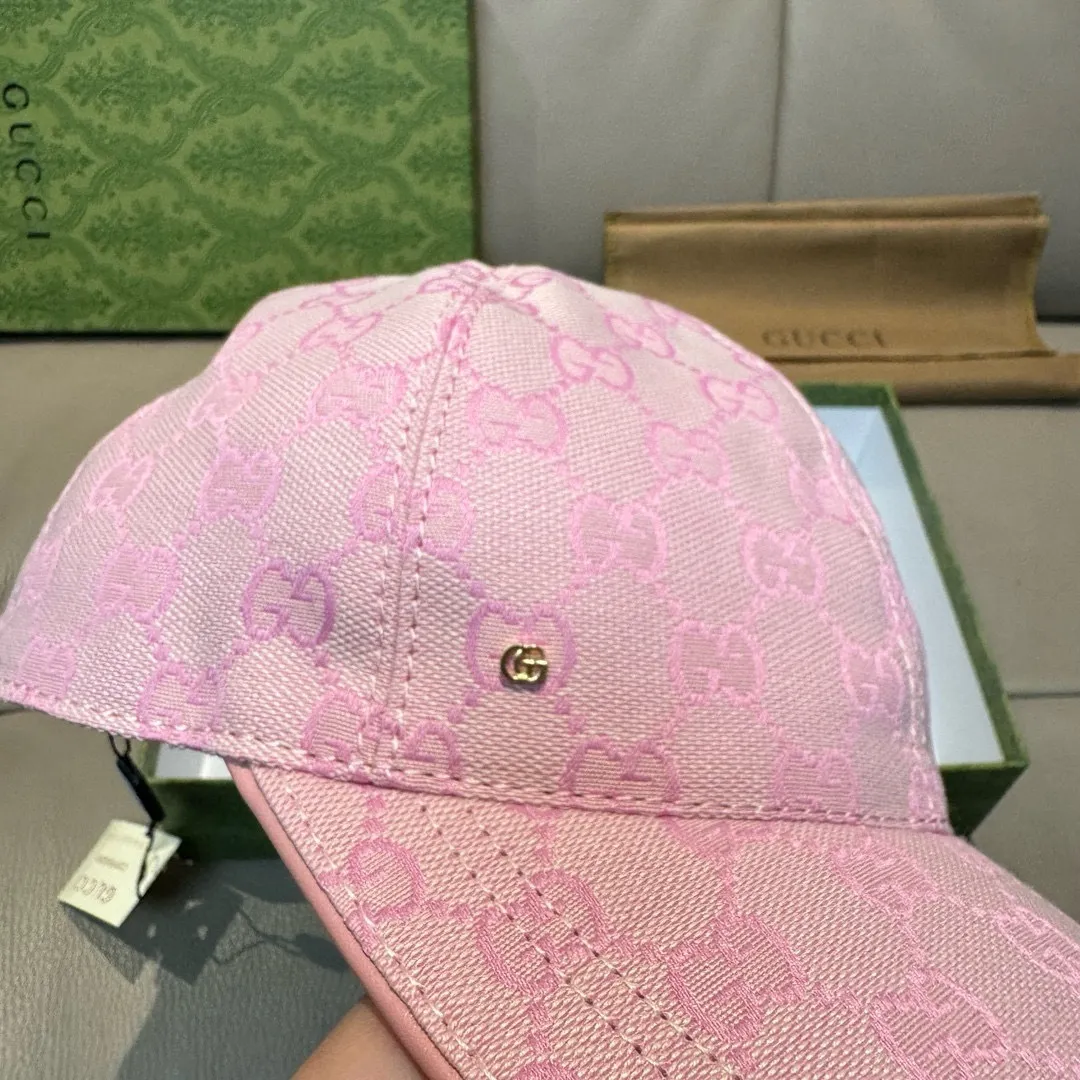 P90., Gucci (Gucci) new original baseball cap, metal small double G, the latest model at the counter, 1:1 mold customization, genuine mold hardware, original canvas fabric + first-layer cowhide, original quality! The quality is great, the basic head circumference is 56cm, and the patch is adjustable.