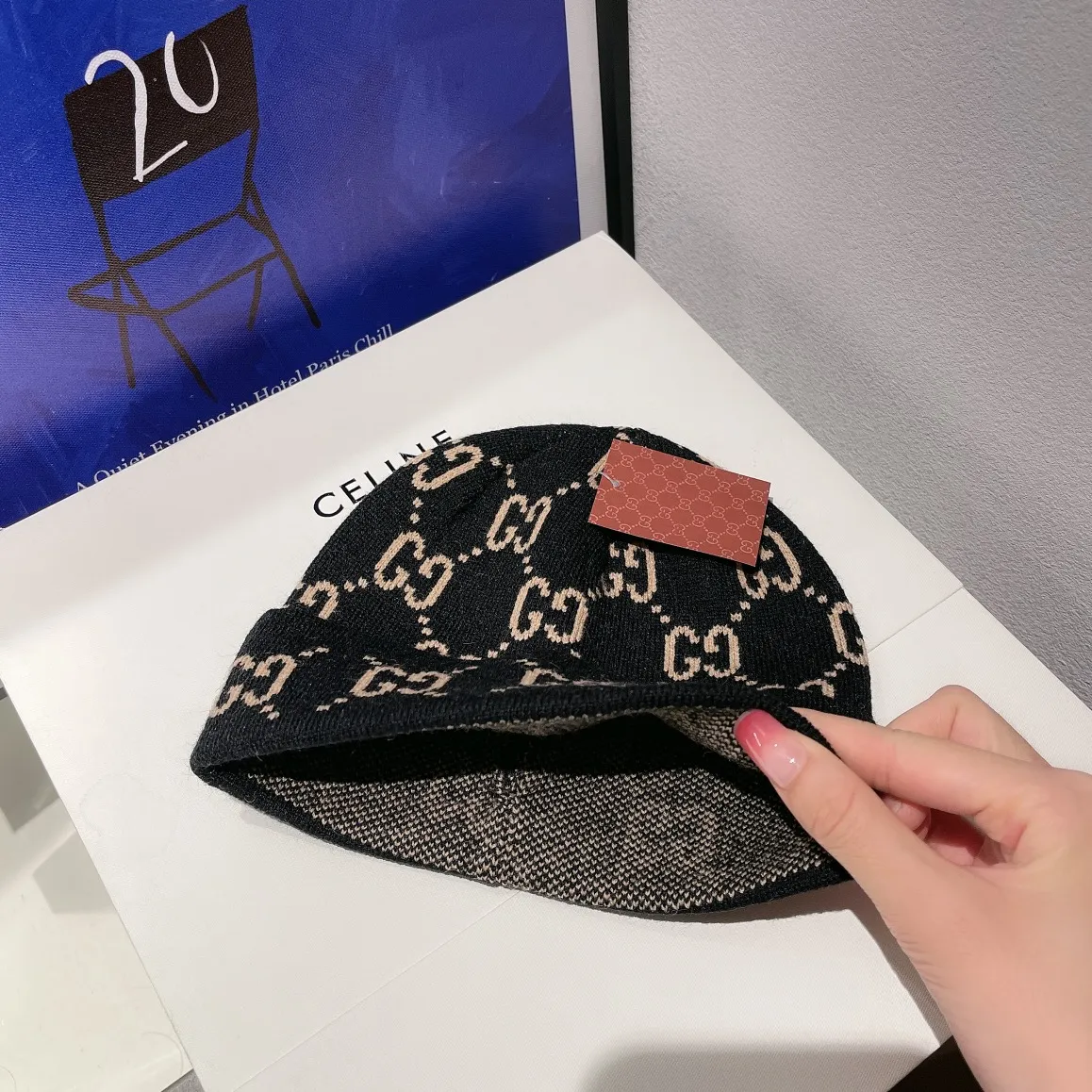Special batch of 60 Gucci early autumn new knitted embroidered letter logo beanie, simple and fashionable style, with contrasting color lines, standard for fashionistas! Knitted with great elasticity! No limit on head circumference