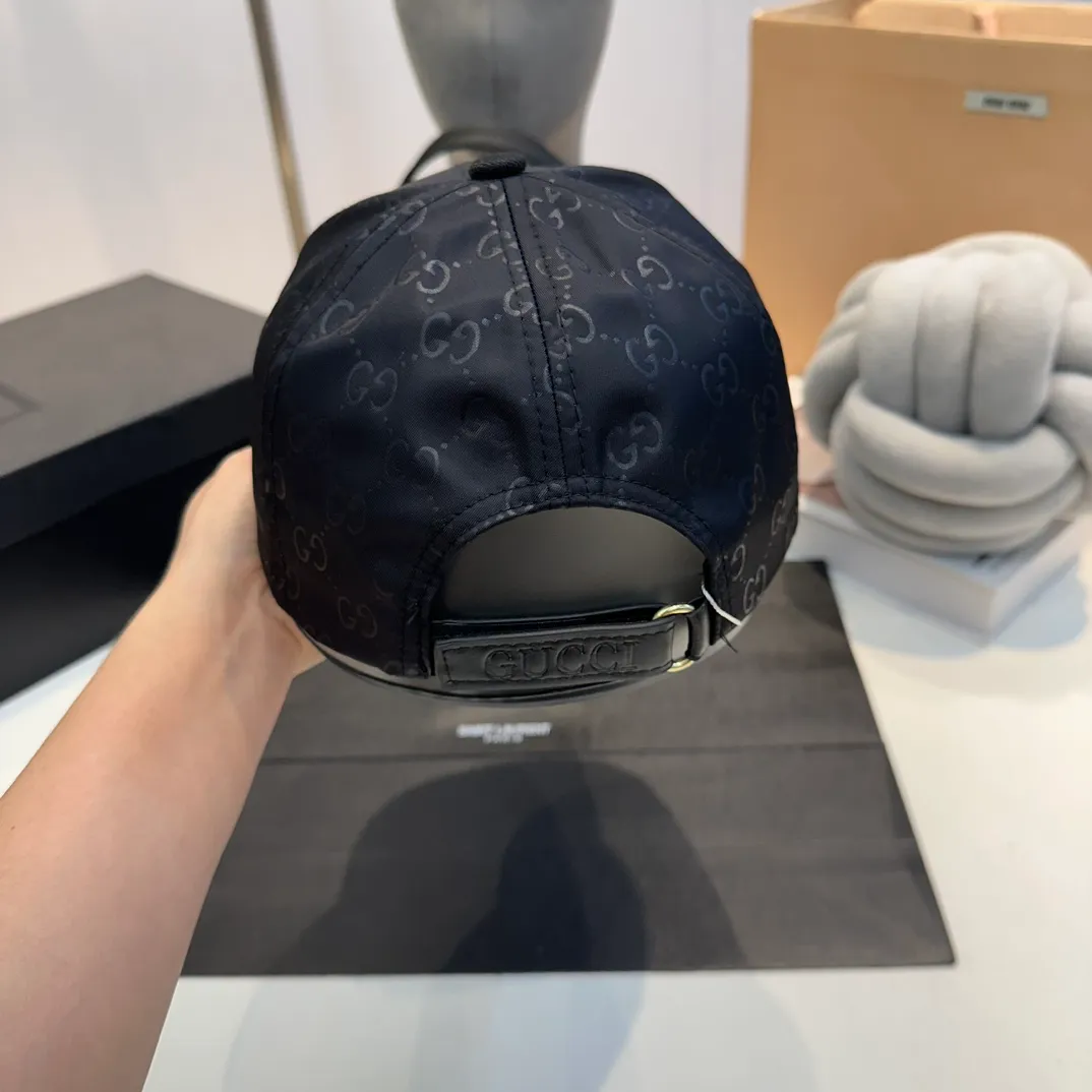 P54 Gucci Baseball Cap♥️GUCCI🧢New product from the official website, baseball cap, original quality, very popular 🔥🎩The craftsmanship is very exquisite, high-end and classy! Low-key luxury, easy to carry!