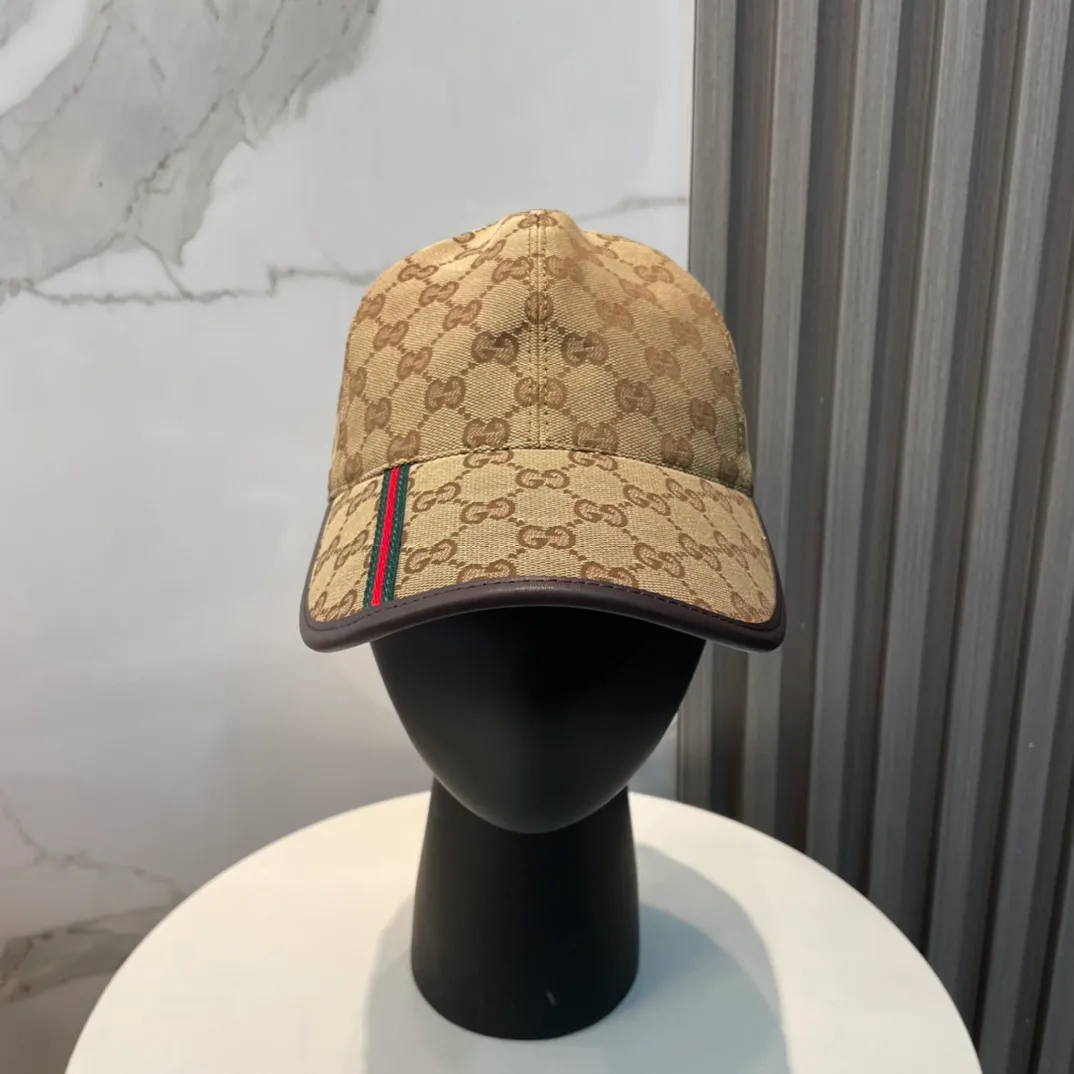 P86 Gucci (Gucci) classic original baseball cap, vertical small webbing, 1:1 mold customization, original canvas + first-layer cowhide, genuine leather edging, handsome and fashionable, popular purchasing agent, versatile style for men and women, great quality! The basic head circumference is 56cm, and the patch is adjustable.