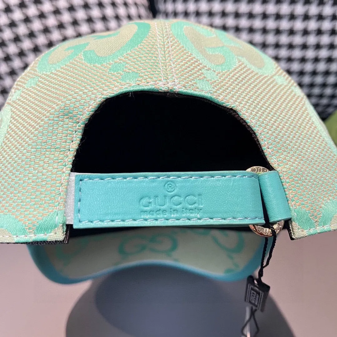 🉐️90, Gucci Gucci’s new original baseball cap, candy-colored large double G, customized at the counter with 1:1 mold opening, original canvas fabric + first-layer cowhide, light and breathable! The basic head circumference is 56cm, and the patch is adjustable.