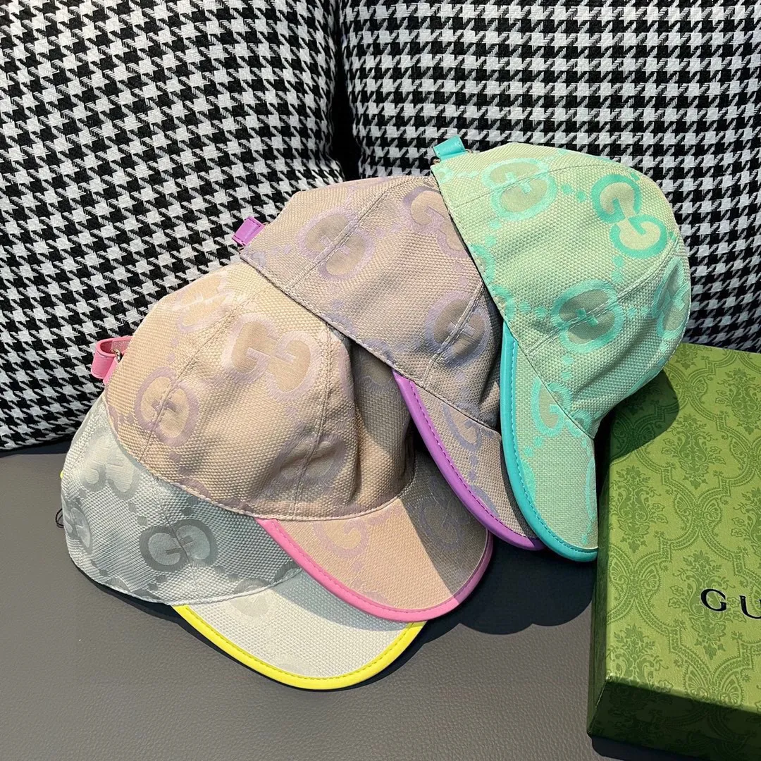🉐️90, Gucci Gucci’s new original baseball cap, candy-colored large double G, customized at the counter with 1:1 mold opening, original canvas fabric + first-layer cowhide, light and breathable! The basic head circumference is 56cm, and the patch is adjustable.